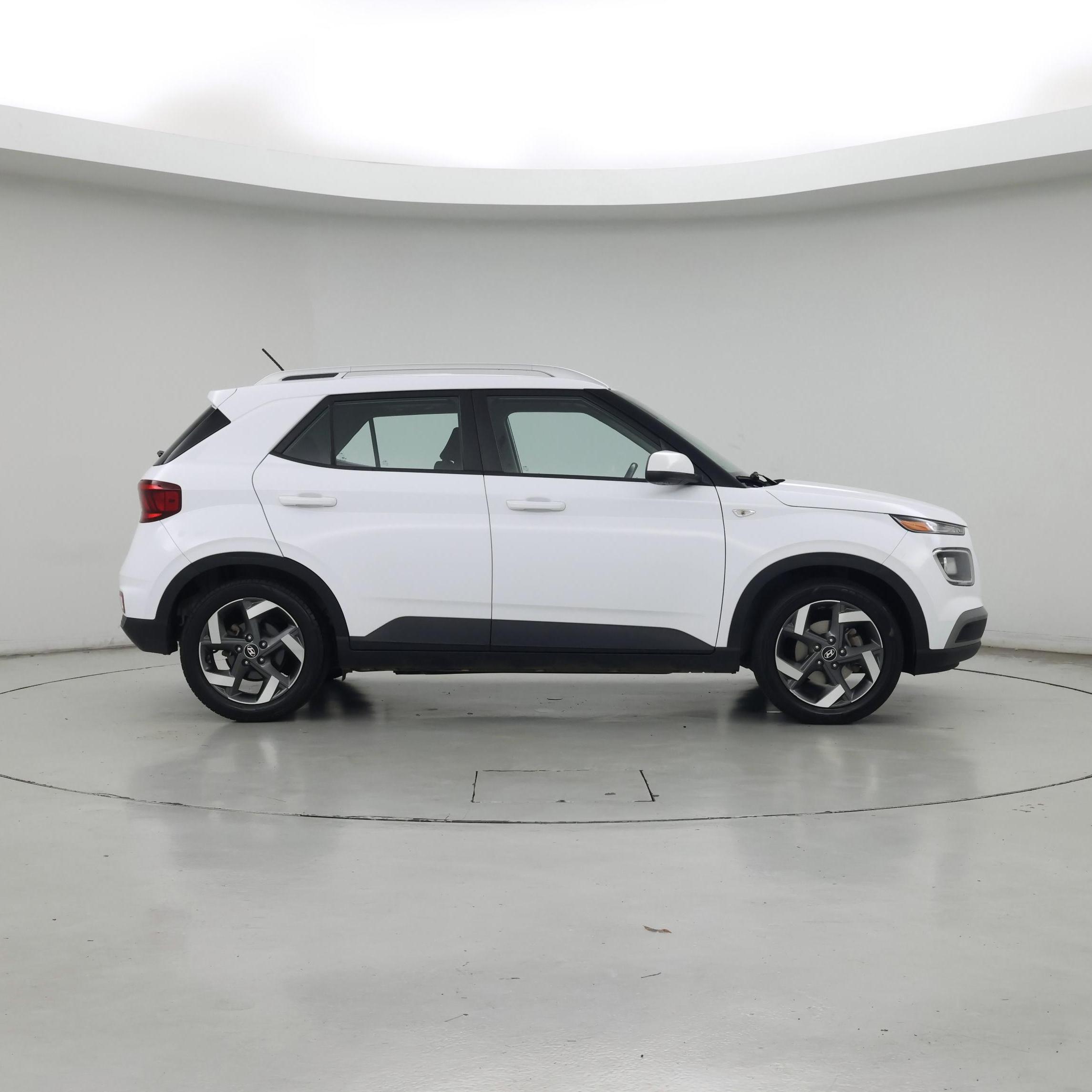 Thumbnail: 2023 Hyundai Venue - 7