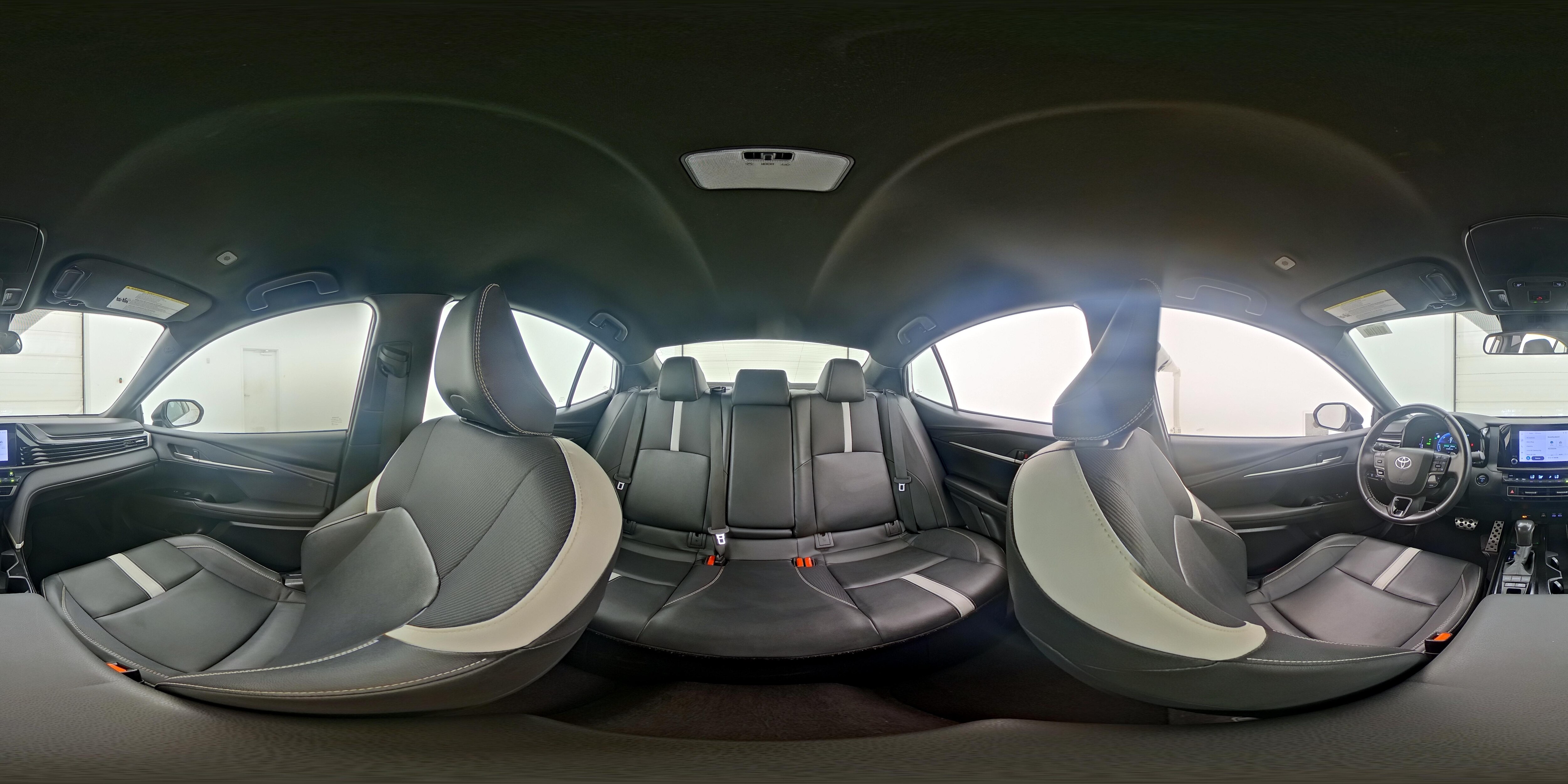 2025 Toyota Camry SE - Photo 25