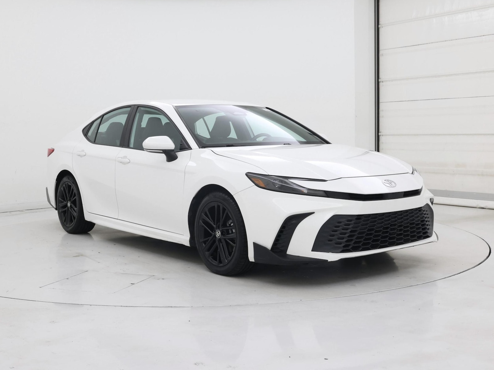 2025 Toyota Camry SE - Photo 2