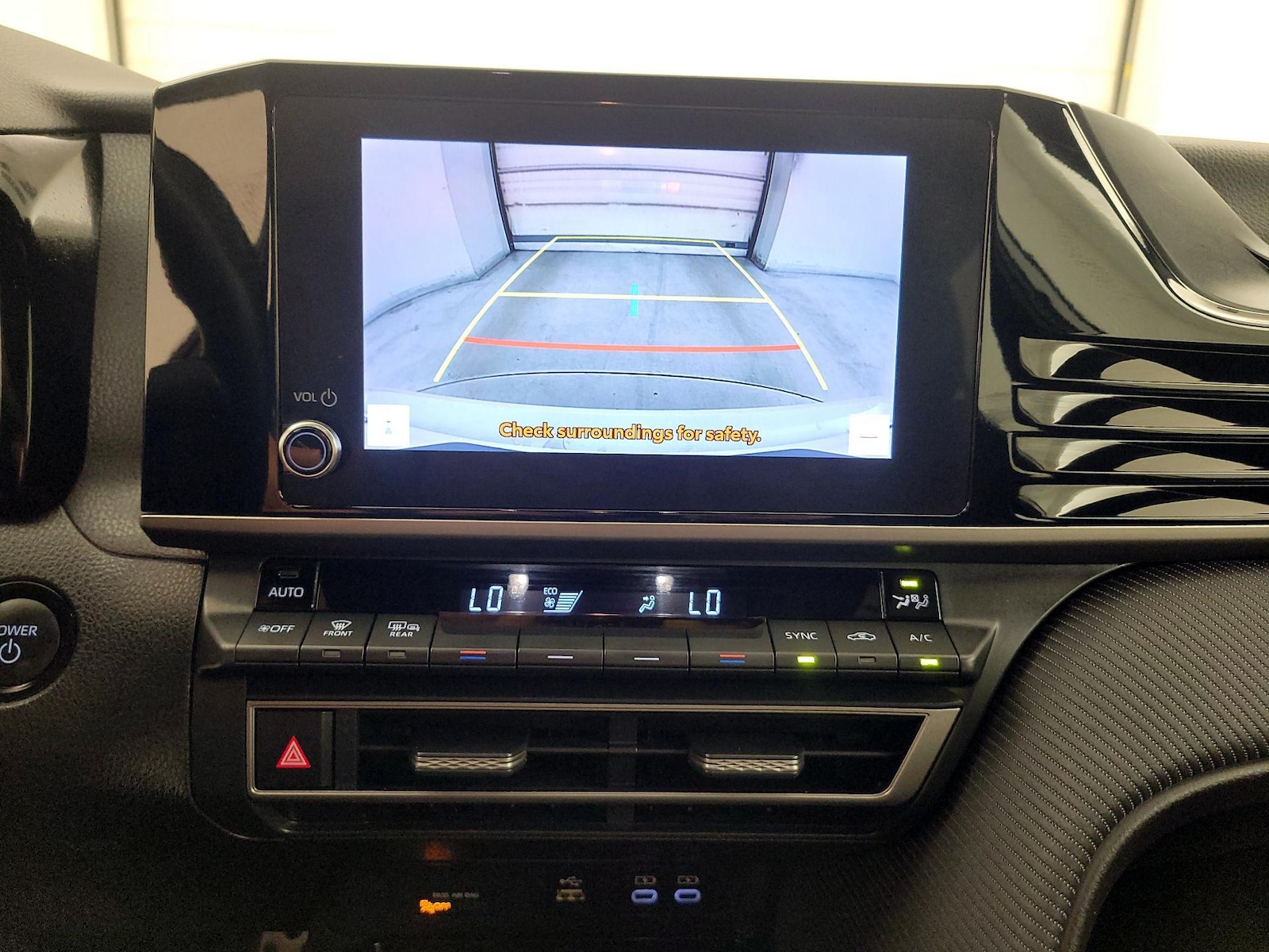 2025 Toyota Camry SE - Photo 16