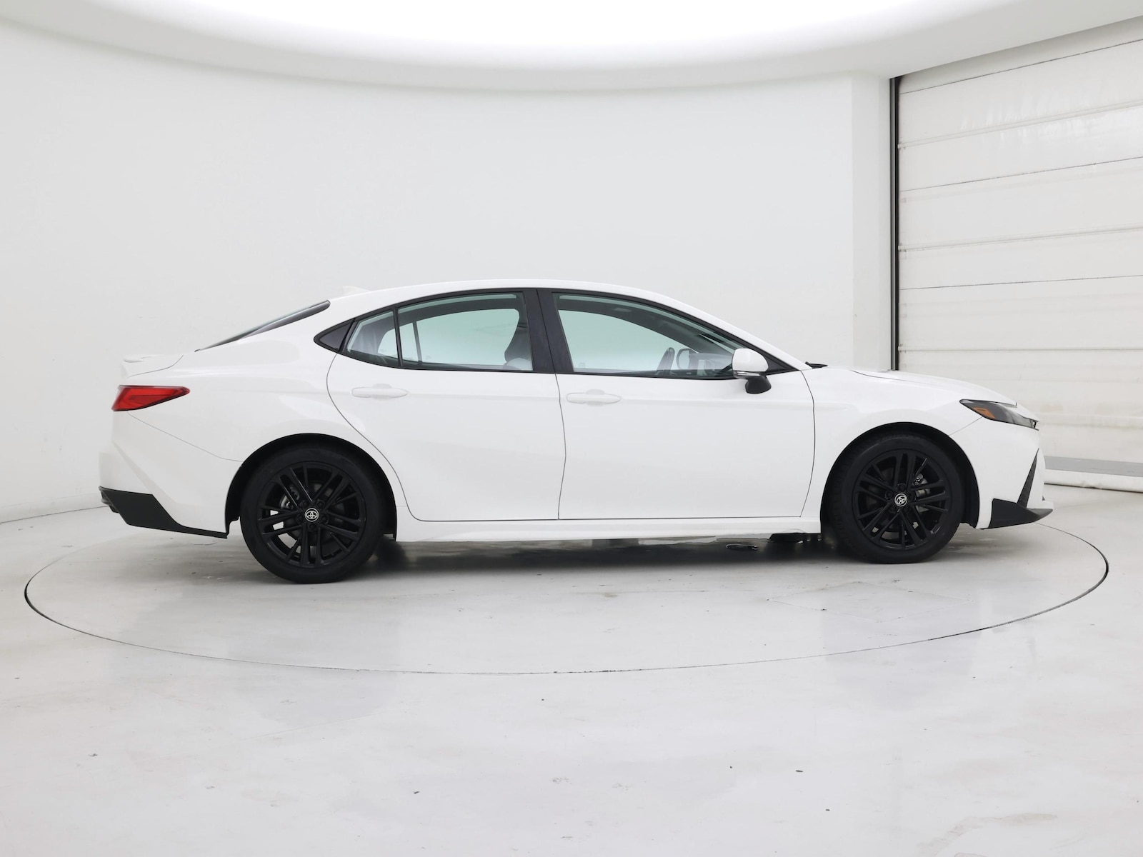 2025 Toyota Camry SE - Photo 8