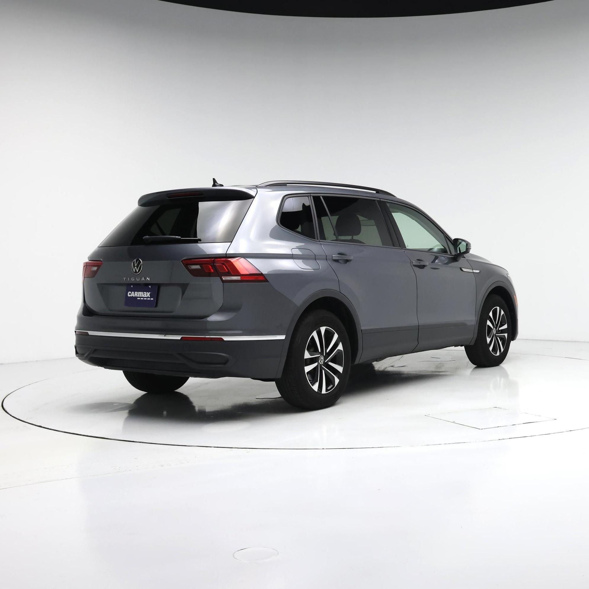 Thumbnail: 2023 Volkswagen Tiguan - 8