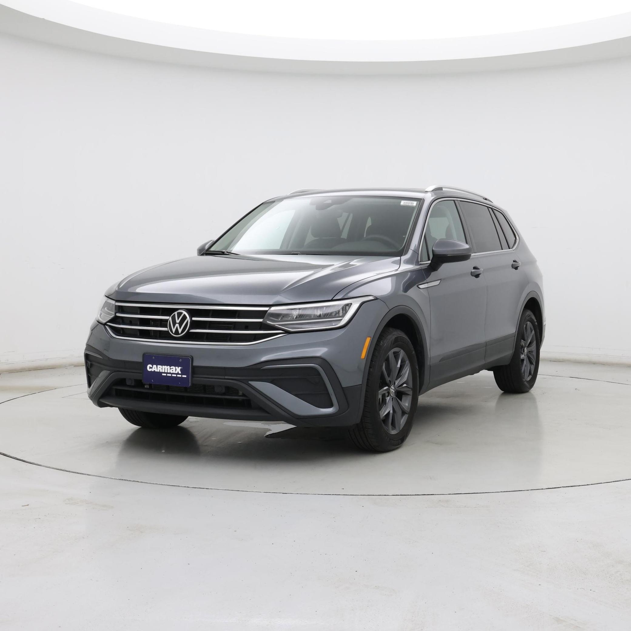 Thumbnail: 2023 Volkswagen Tiguan - 4