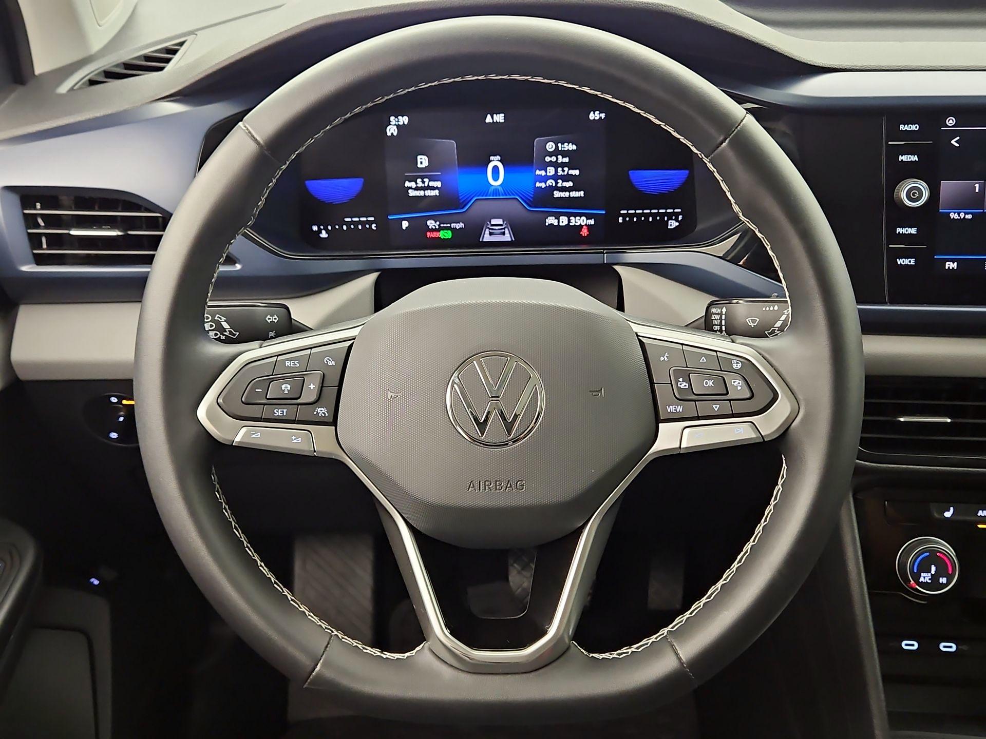 Thumbnail: 2023 Volkswagen Taos - 10