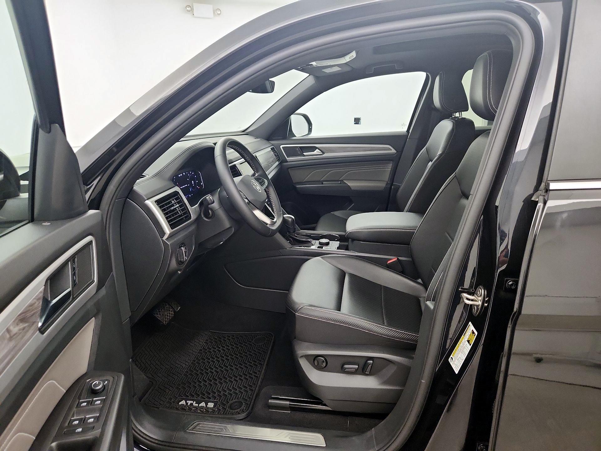 Thumbnail: 2023 Volkswagen Atlas - 9