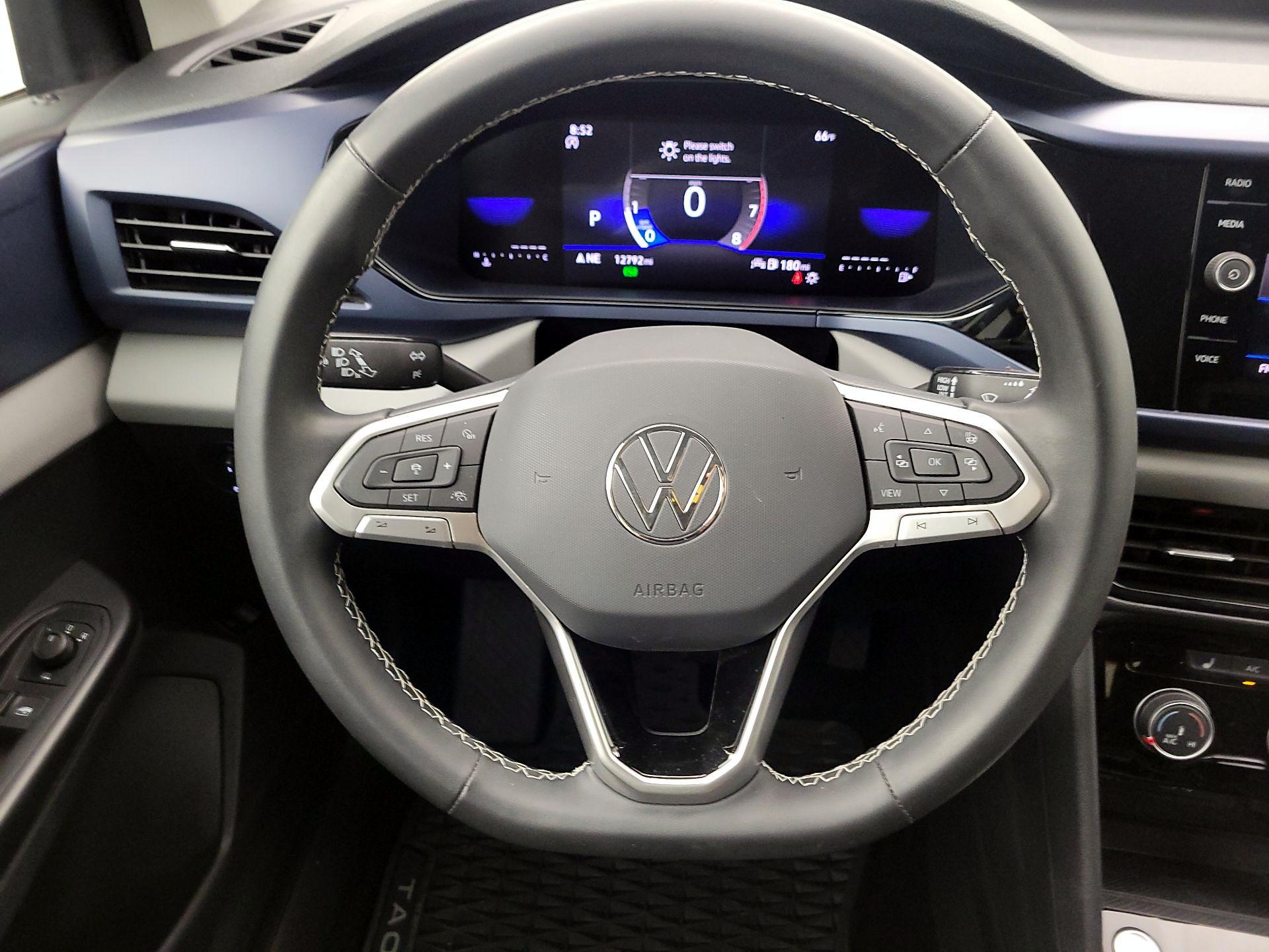 Thumbnail: 2023 Volkswagen Taos - 10