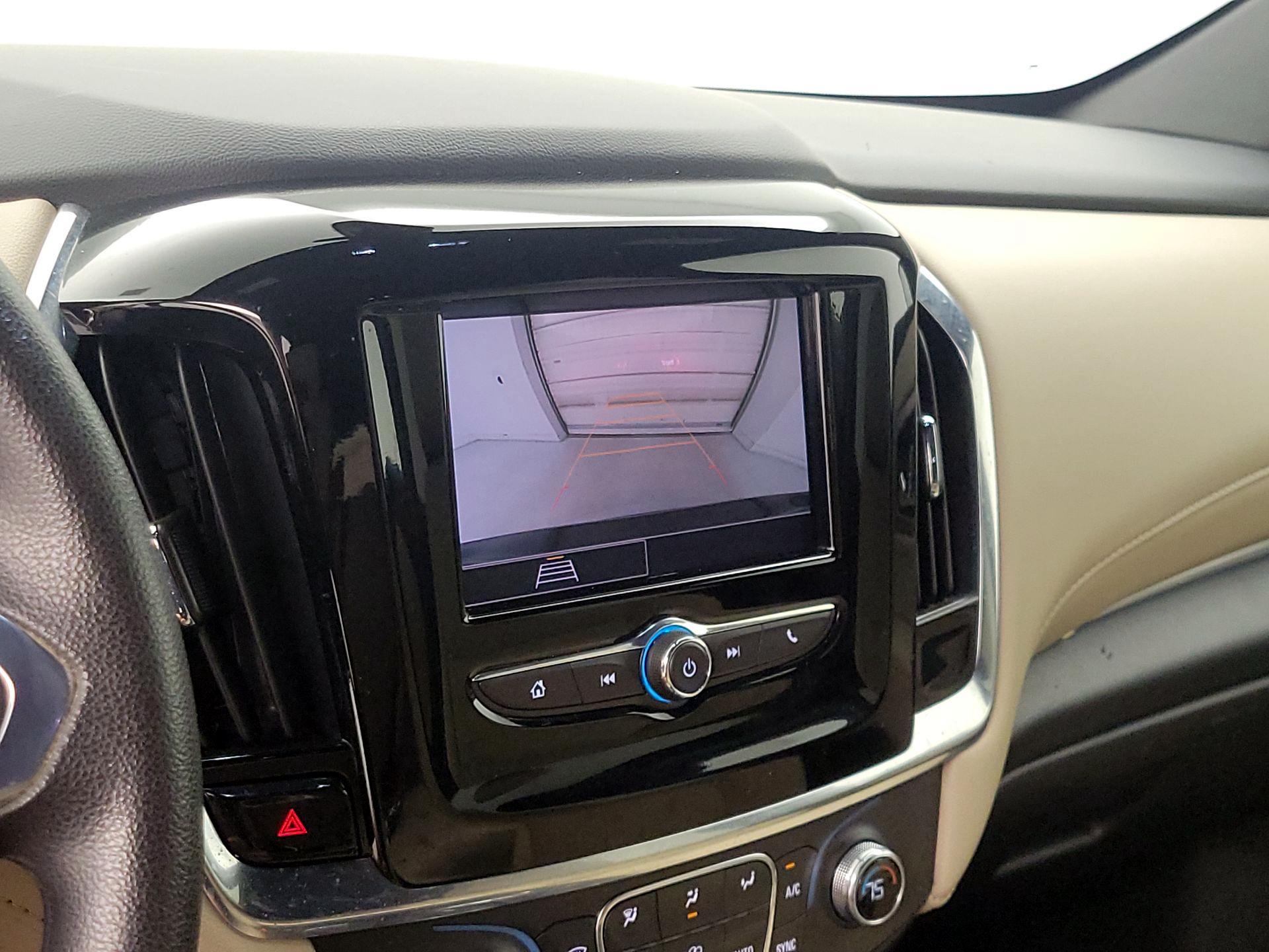 Thumbnail: 2023 Chevrolet Traverse - 14