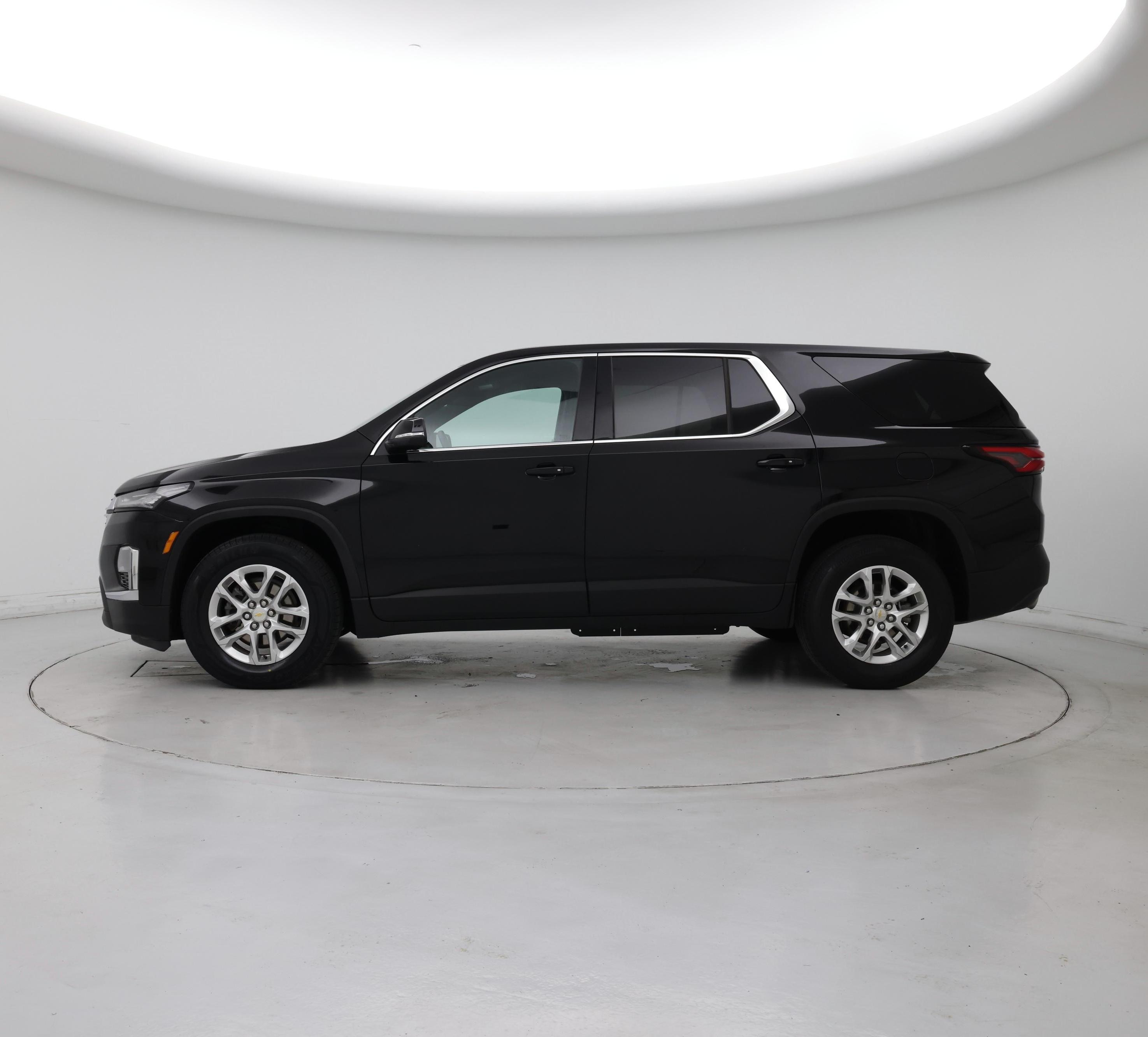 Thumbnail: 2023 Chevrolet Traverse - 3
