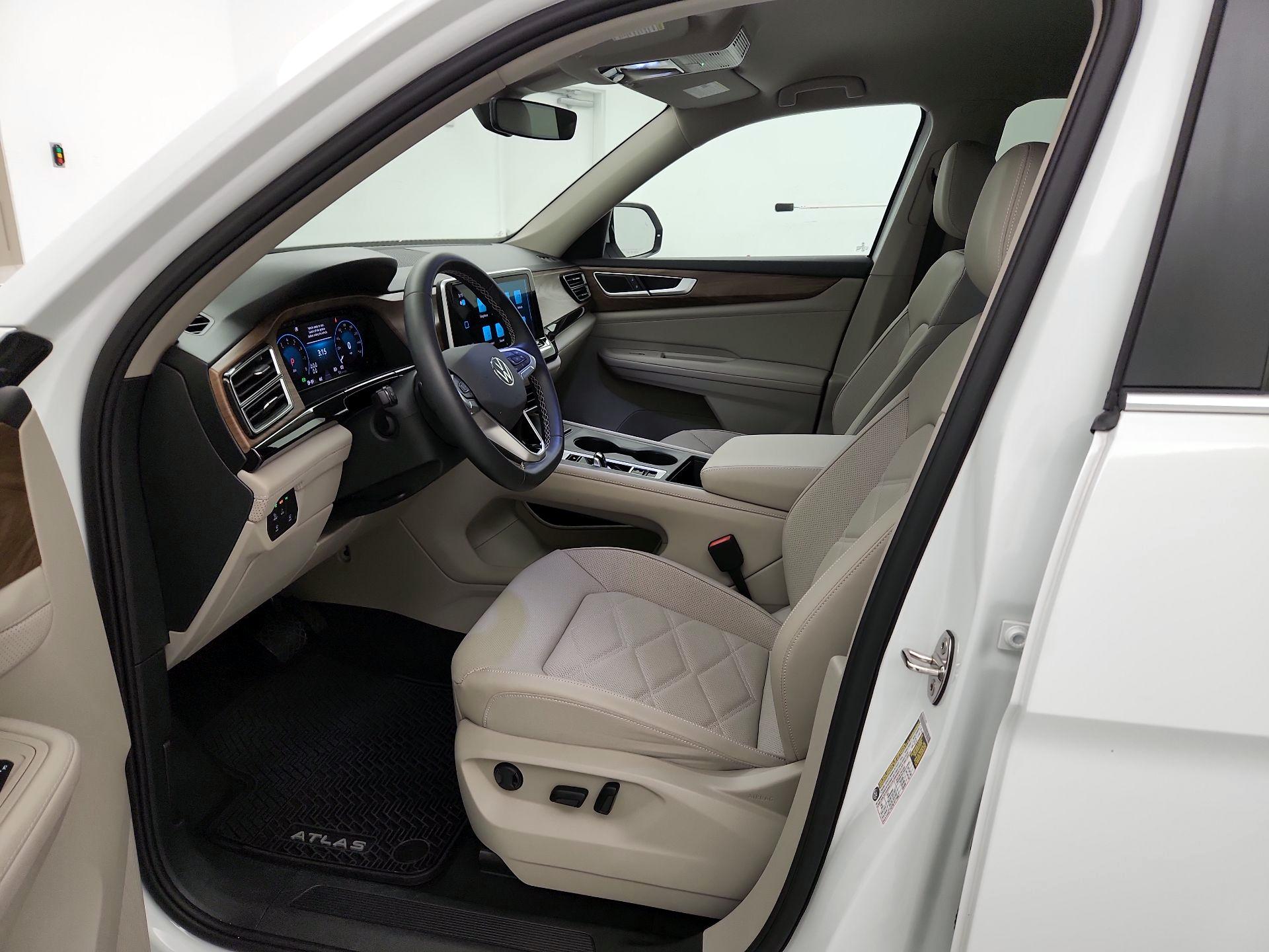 Thumbnail: 2025 Volkswagen Atlas - 11