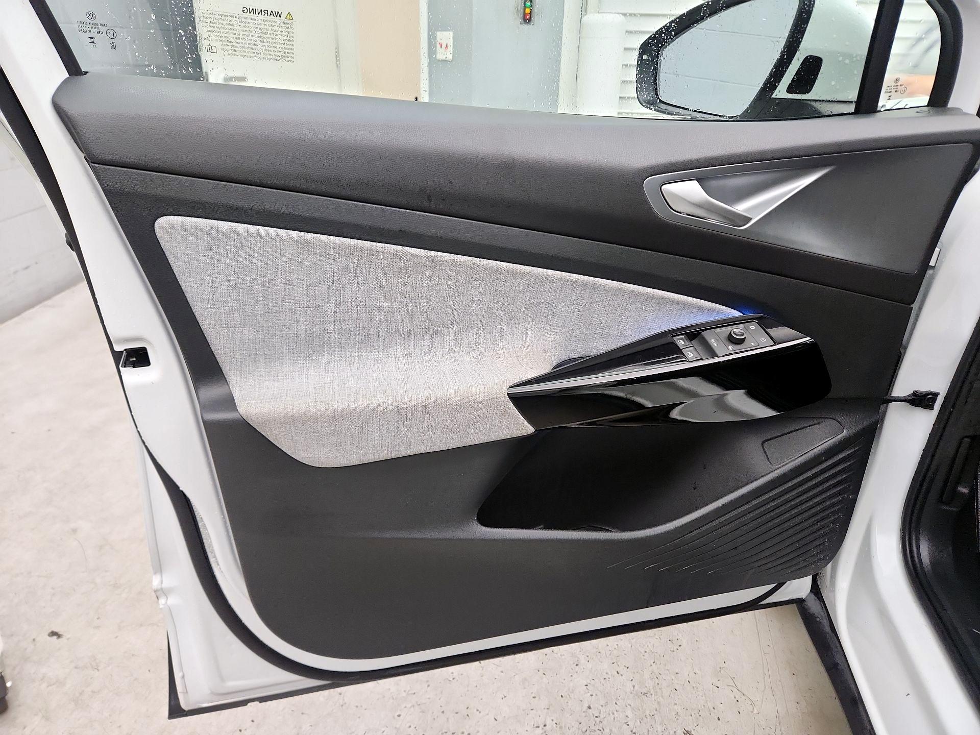 Thumbnail: 2023 Volkswagen ID.4 - 12