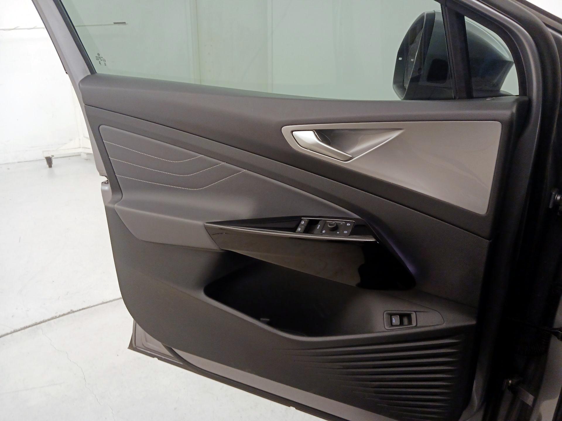 Thumbnail: 2023 Volkswagen ID.4 - 12