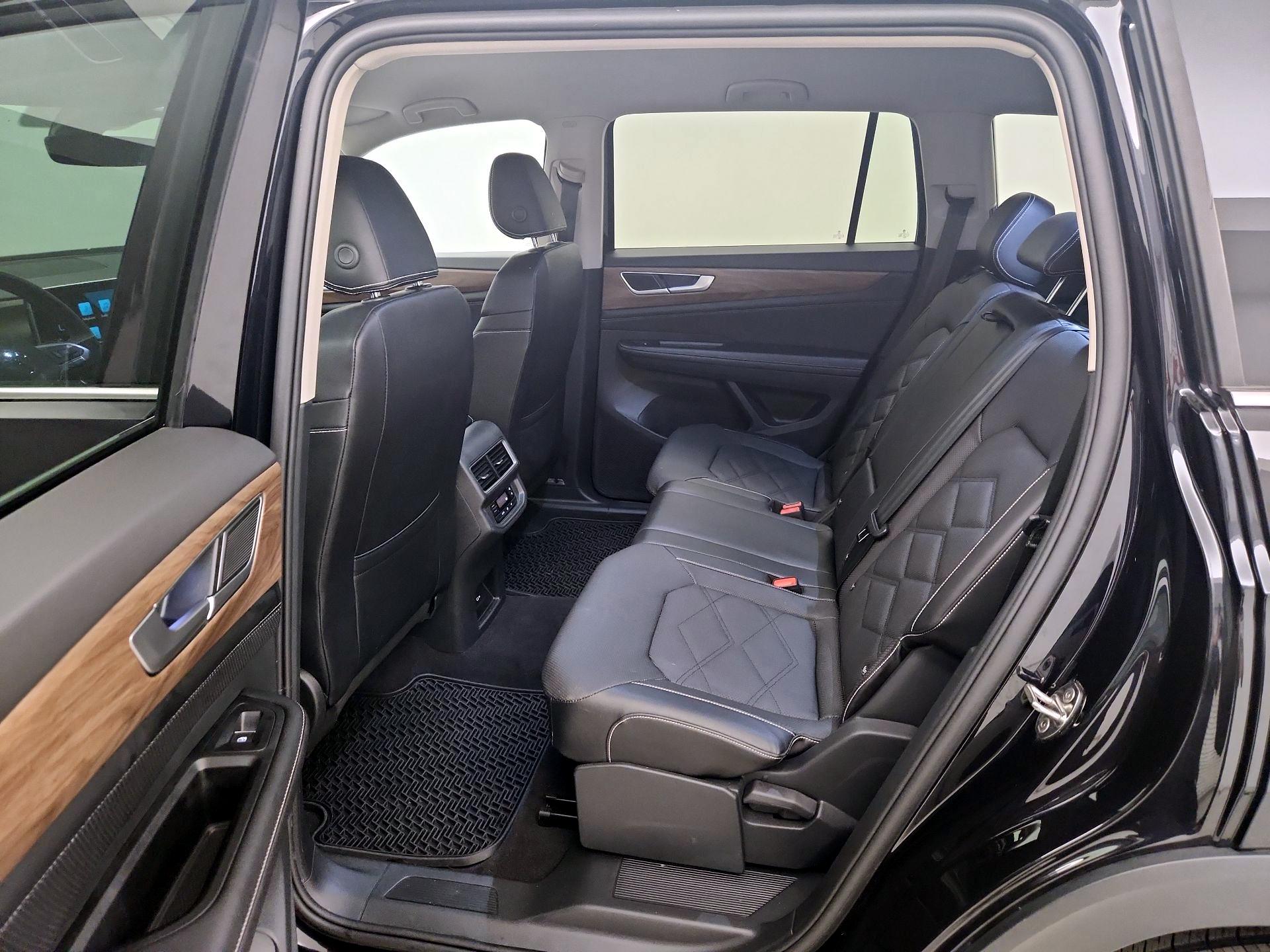 Thumbnail: 2024 Volkswagen Atlas - 19