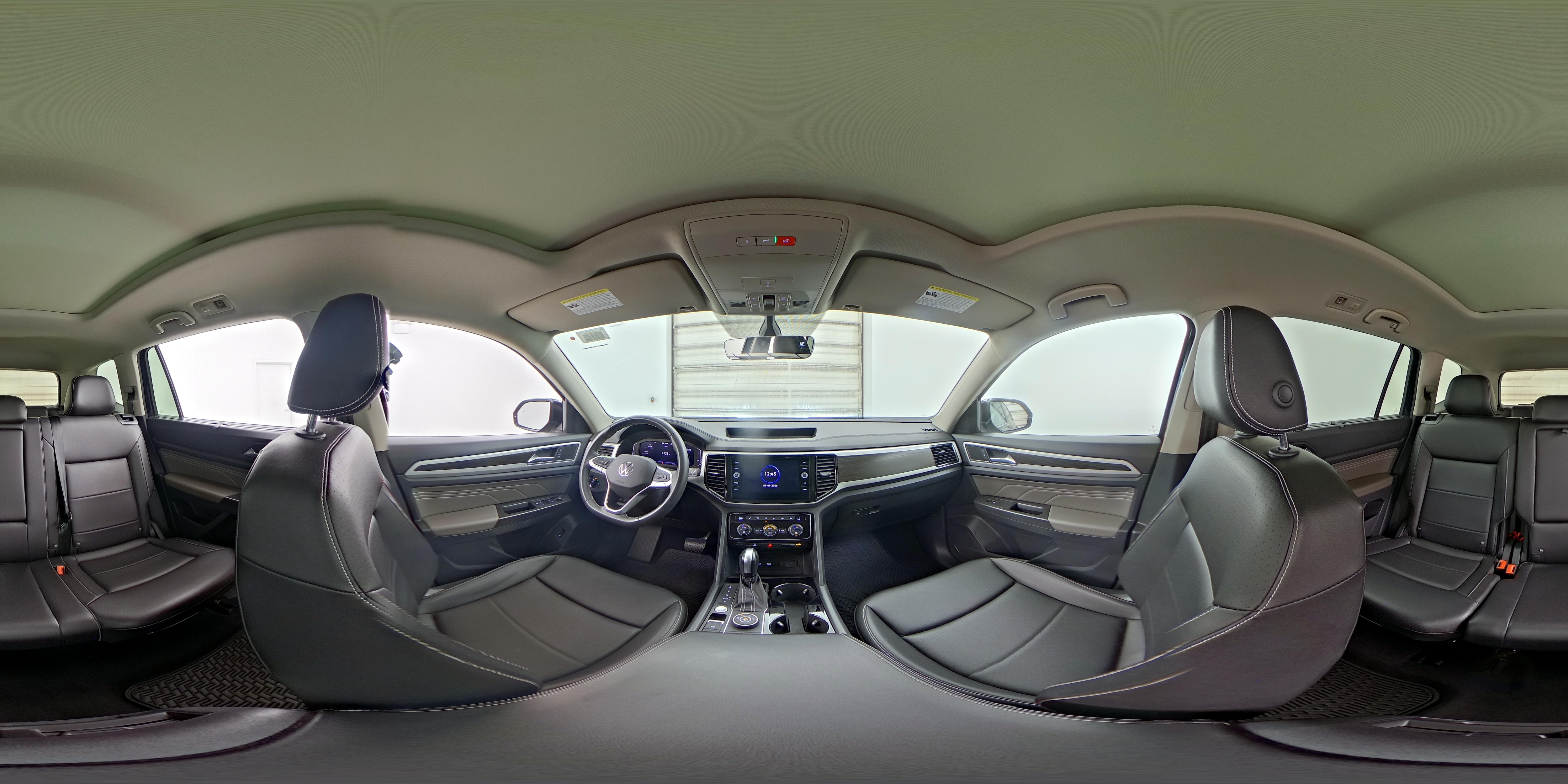 2023 Volkswagen Atlas SE w/Tech - Photo 27