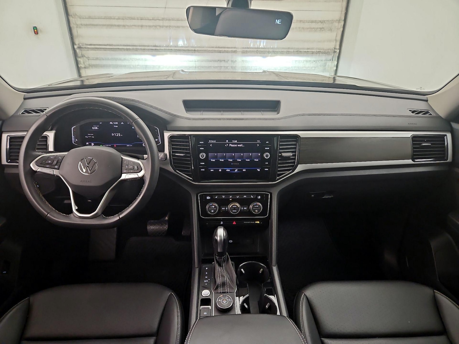 2023 Volkswagen Atlas SE w/Tech - Photo 10