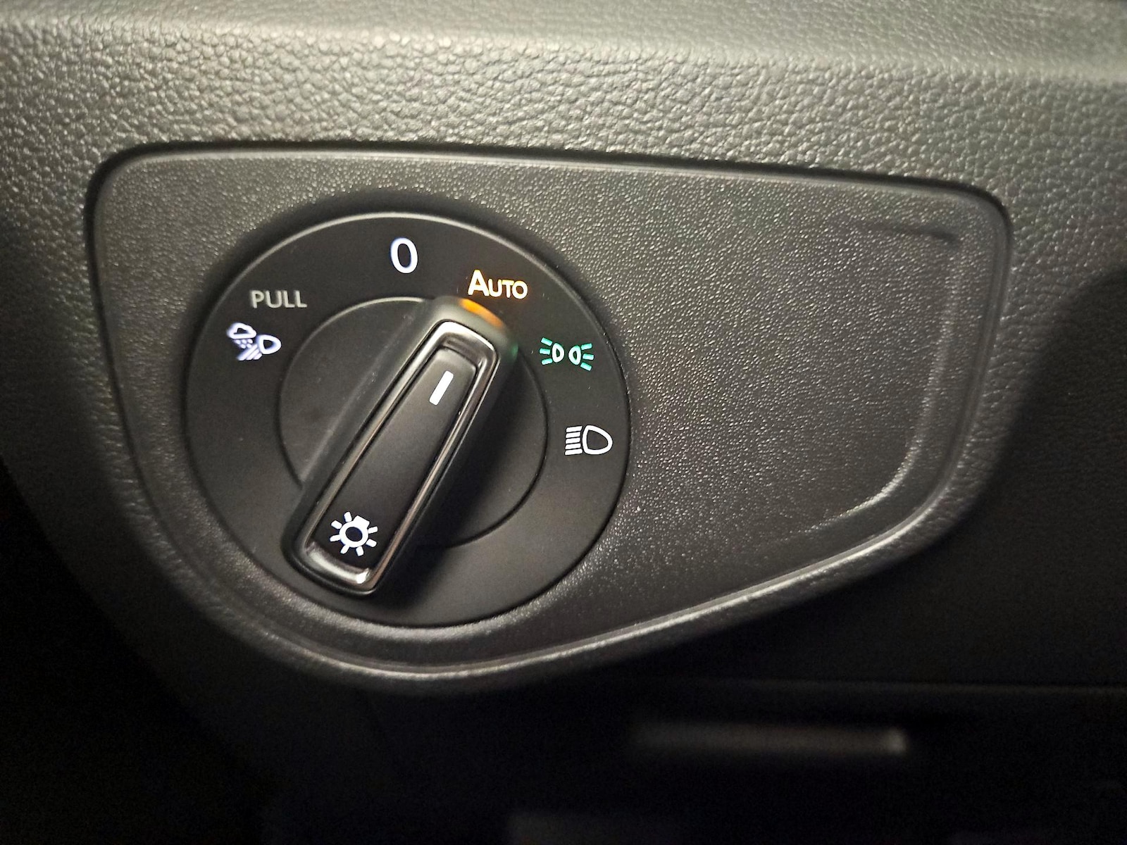 2023 Volkswagen Atlas SE w/Tech - Photo 14