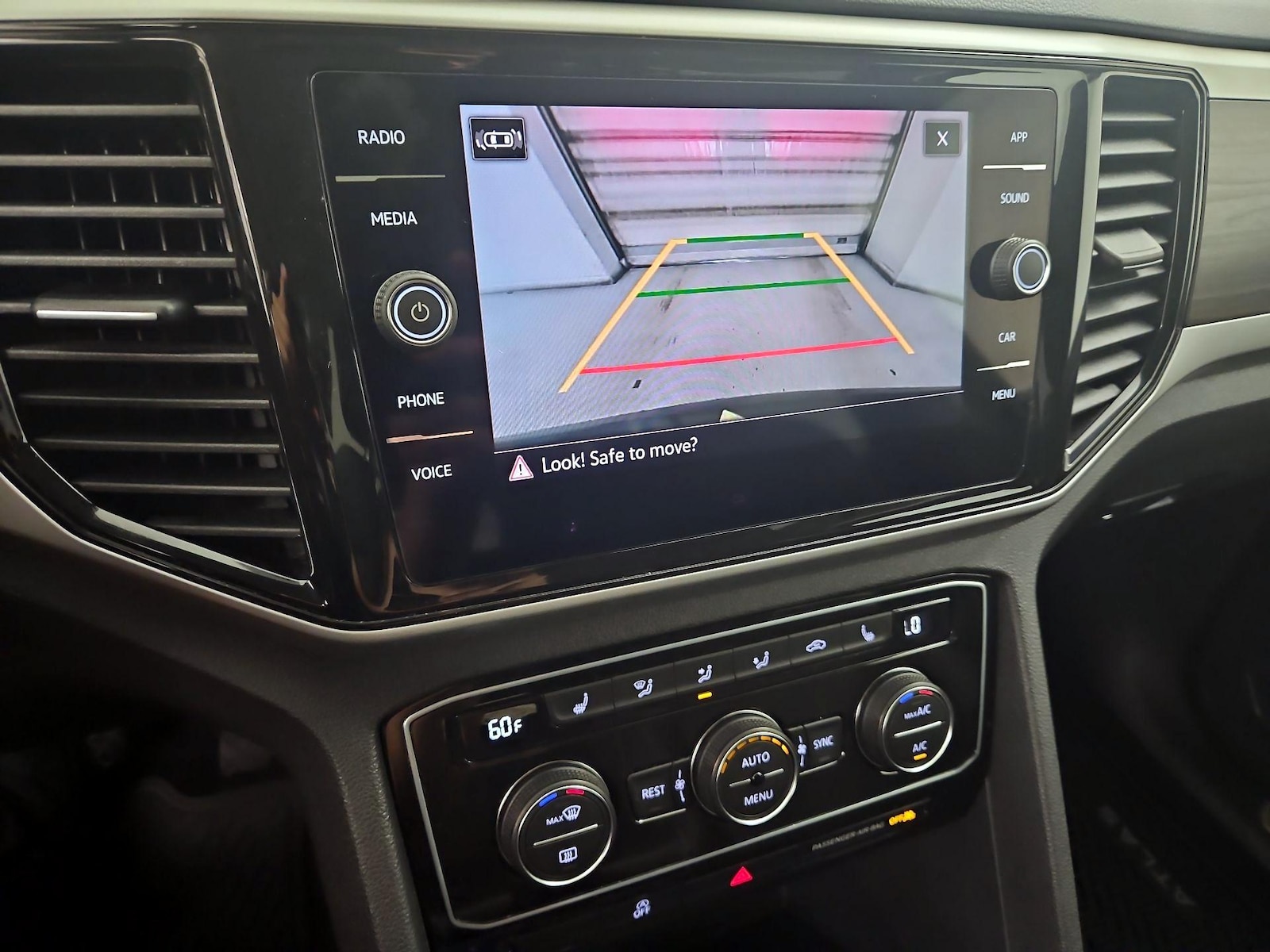 2023 Volkswagen Atlas SE w/Tech - Photo 15