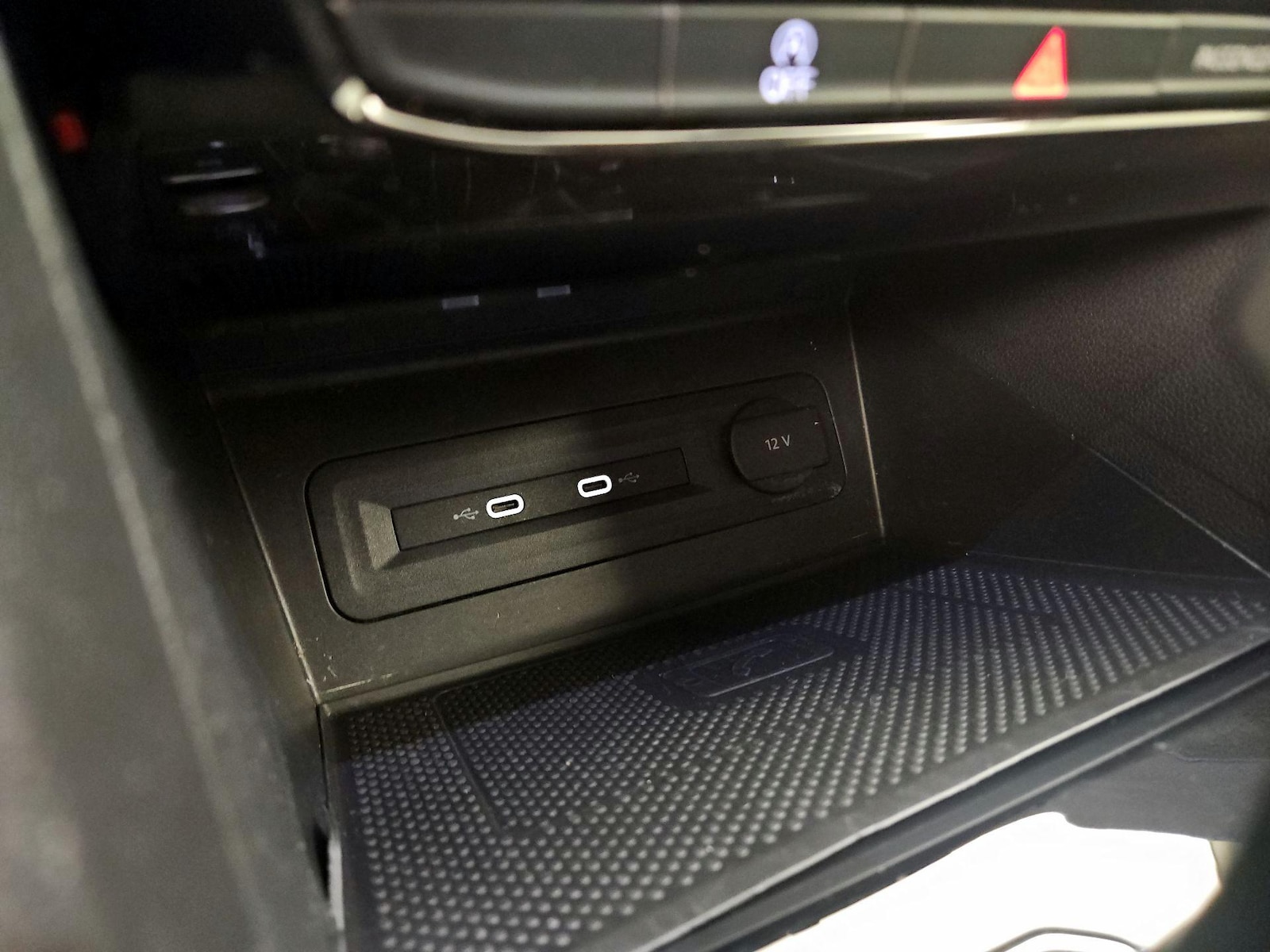 2023 Volkswagen Atlas SE w/Tech - Photo 19