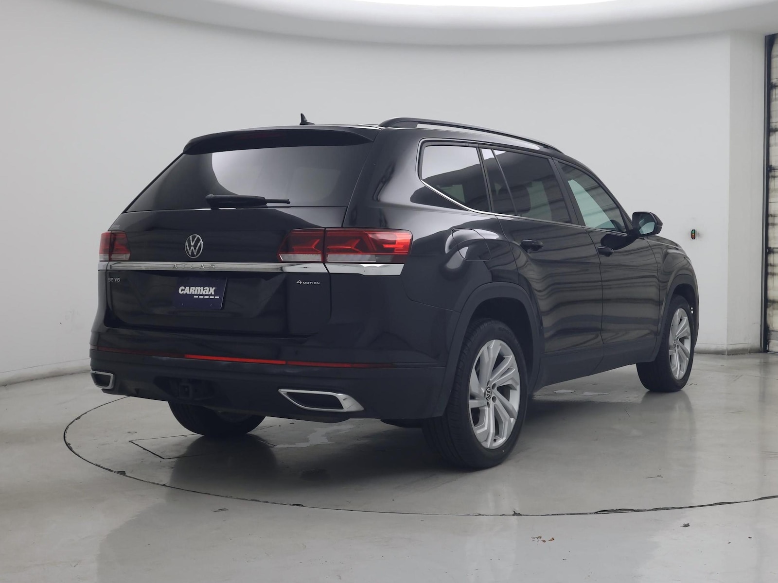 2023 Volkswagen Atlas SE w/Tech - Photo 9
