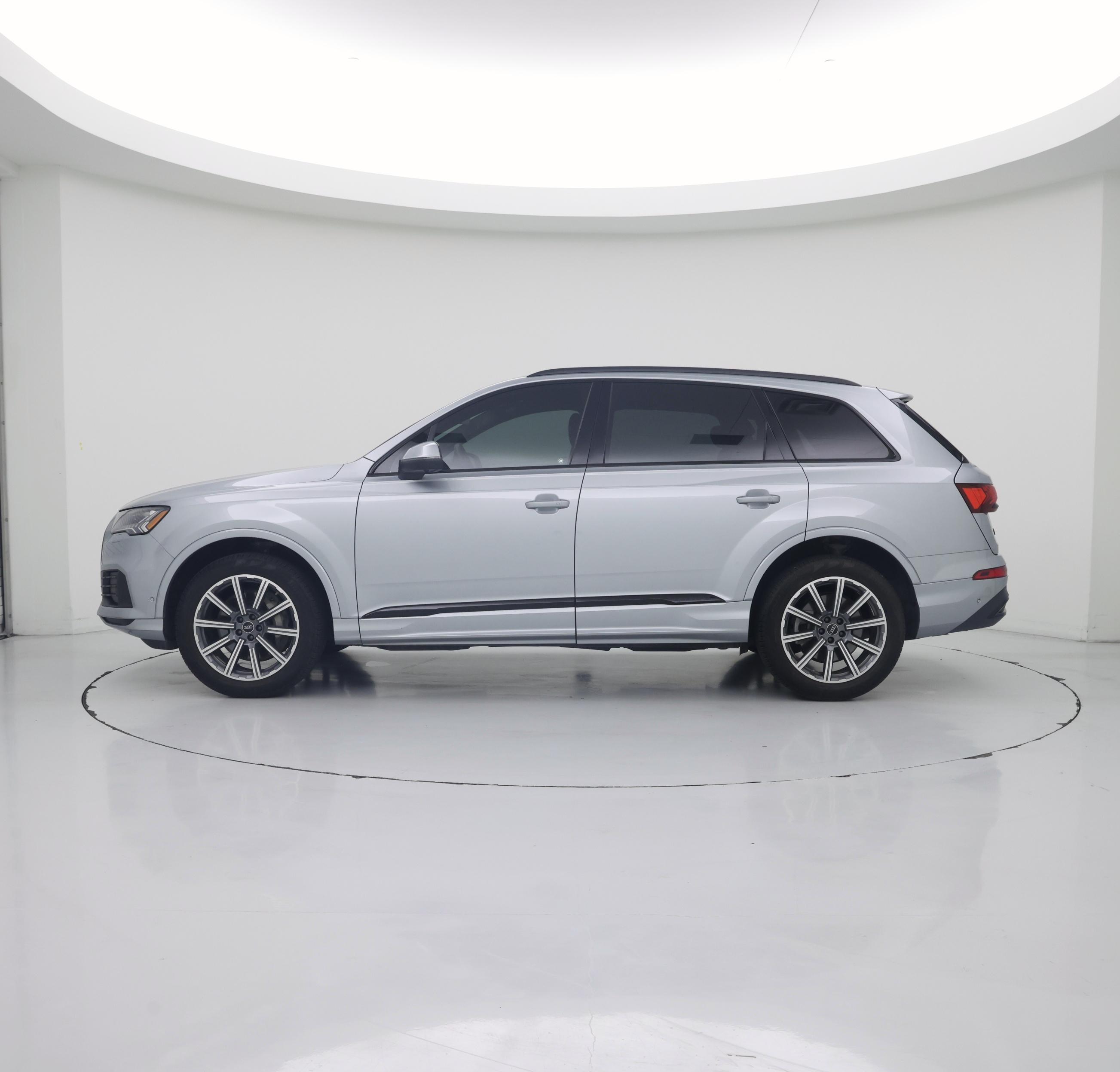 Thumbnail: 2023 Audi Q7 - 3