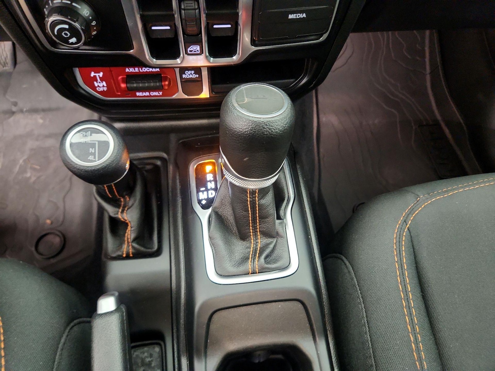 2023 Jeep Gladiator Mojave - Photo 19