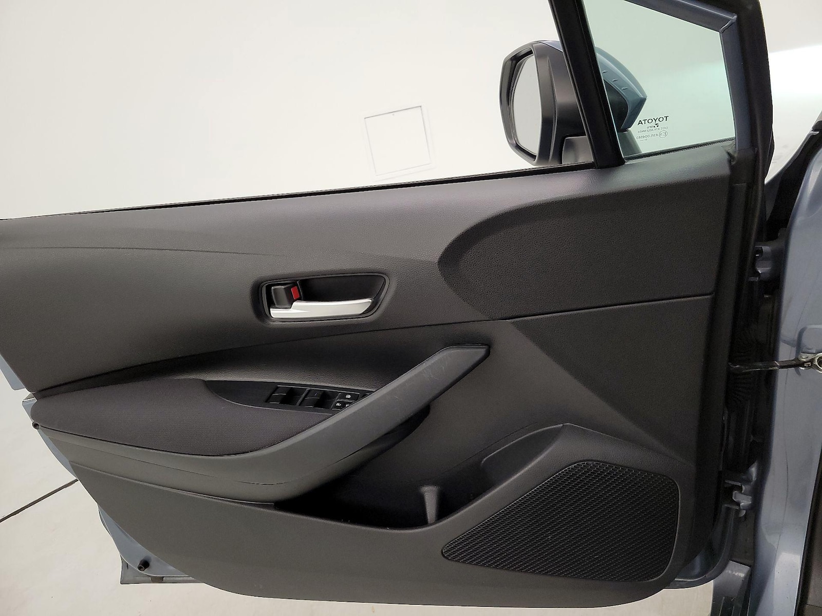 2020 Toyota Corolla LE - Photo 13