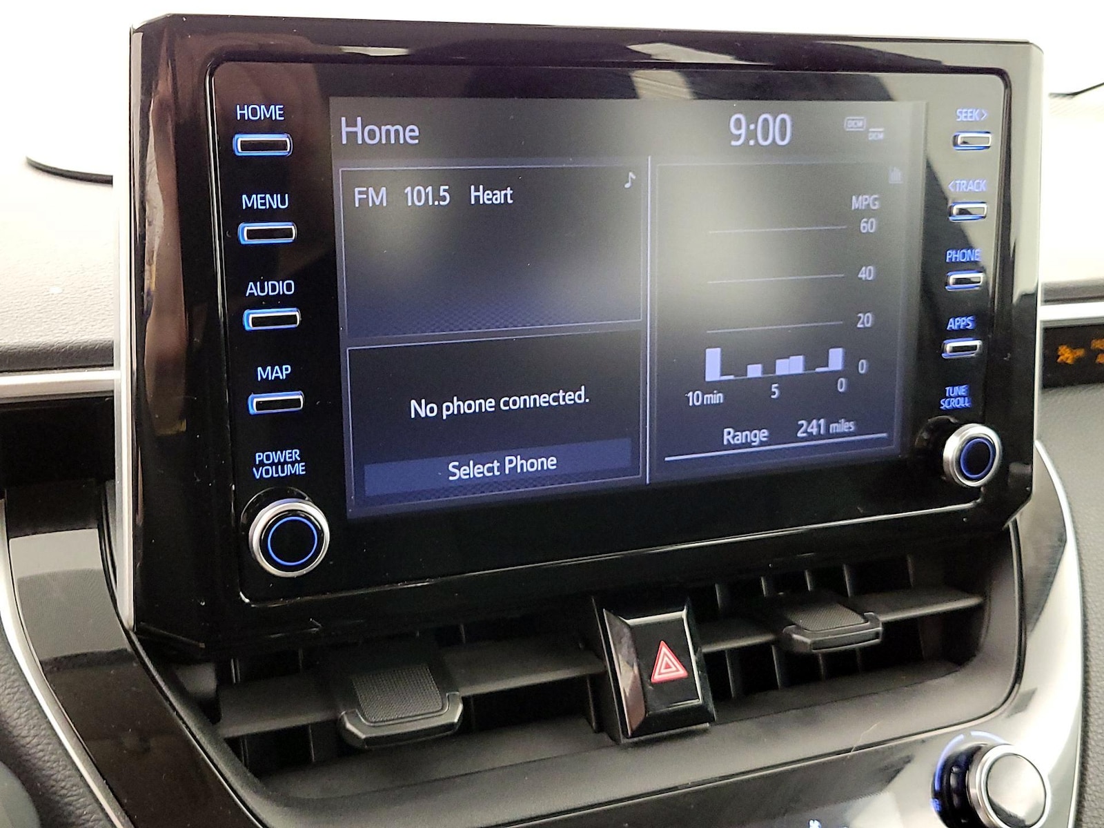 2020 Toyota Corolla LE - Photo 17