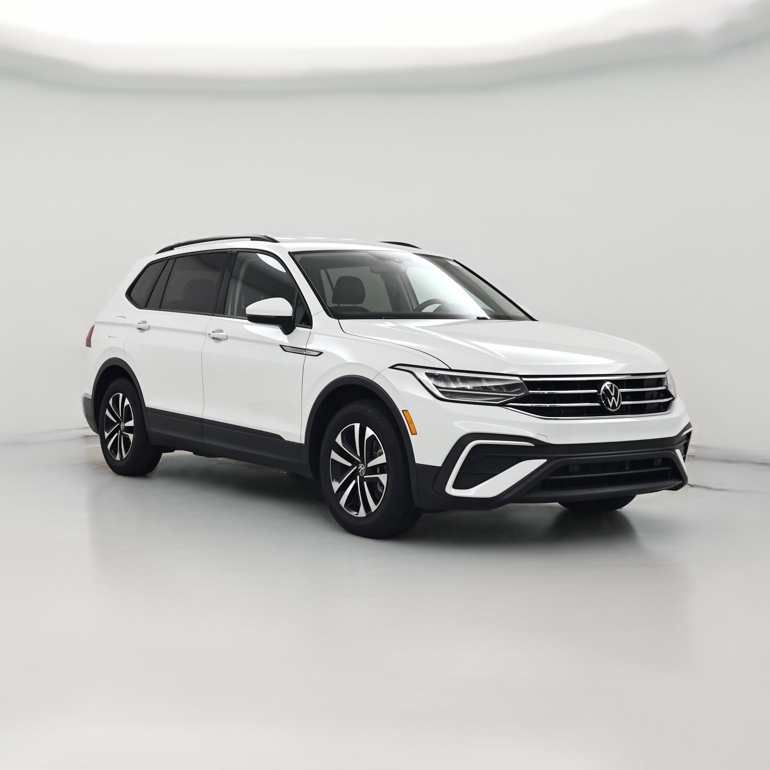 Thumbnail: 2023 Volkswagen Tiguan - 1
