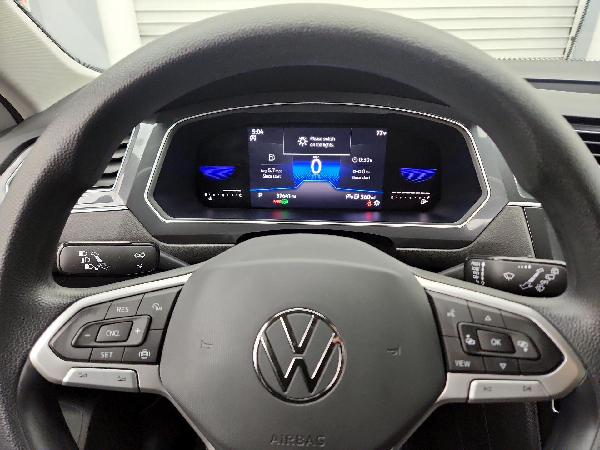 Thumbnail: 2023 Volkswagen Tiguan - 10
