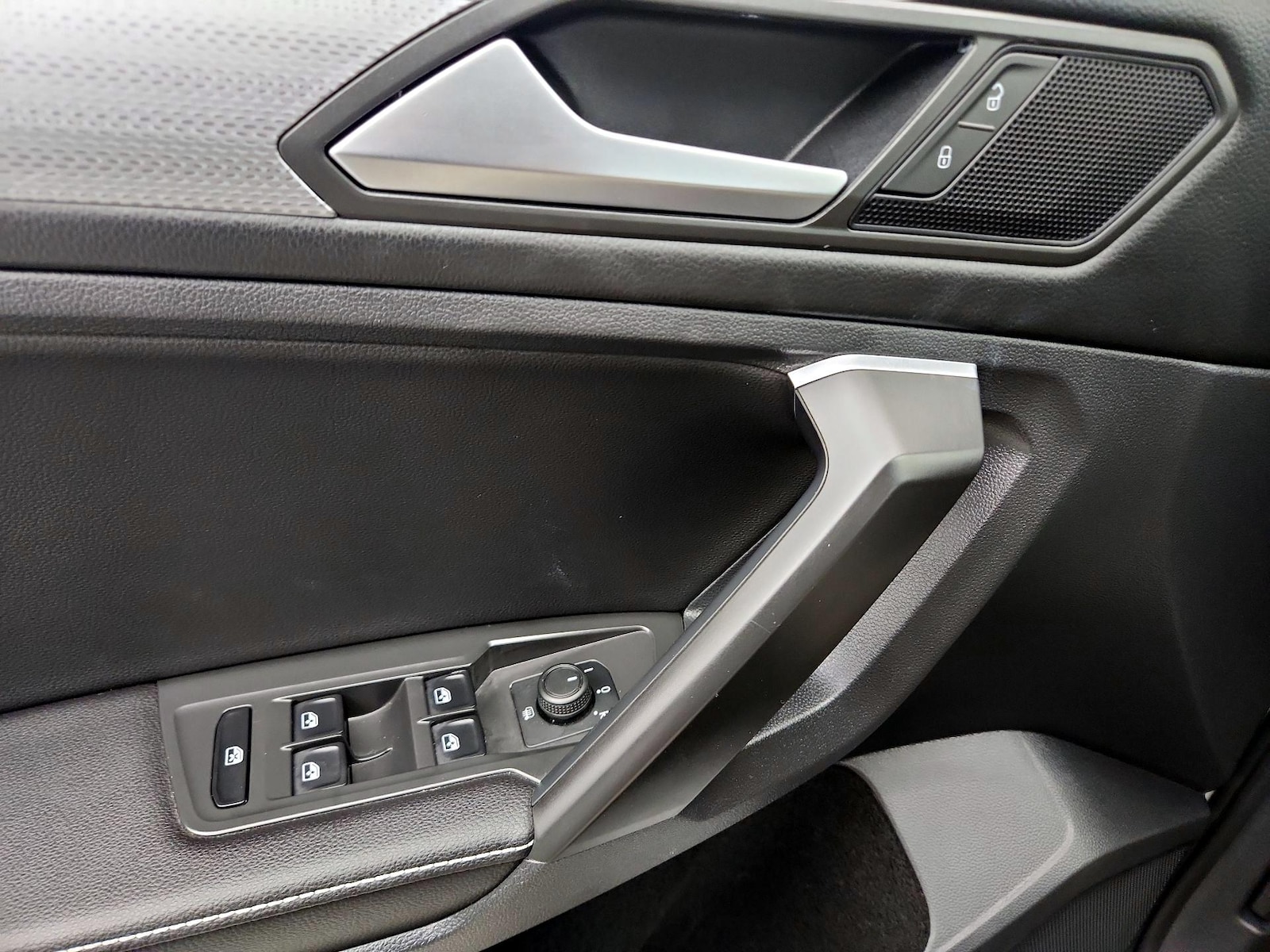 2023 Volkswagen Tiguan S - Photo 13