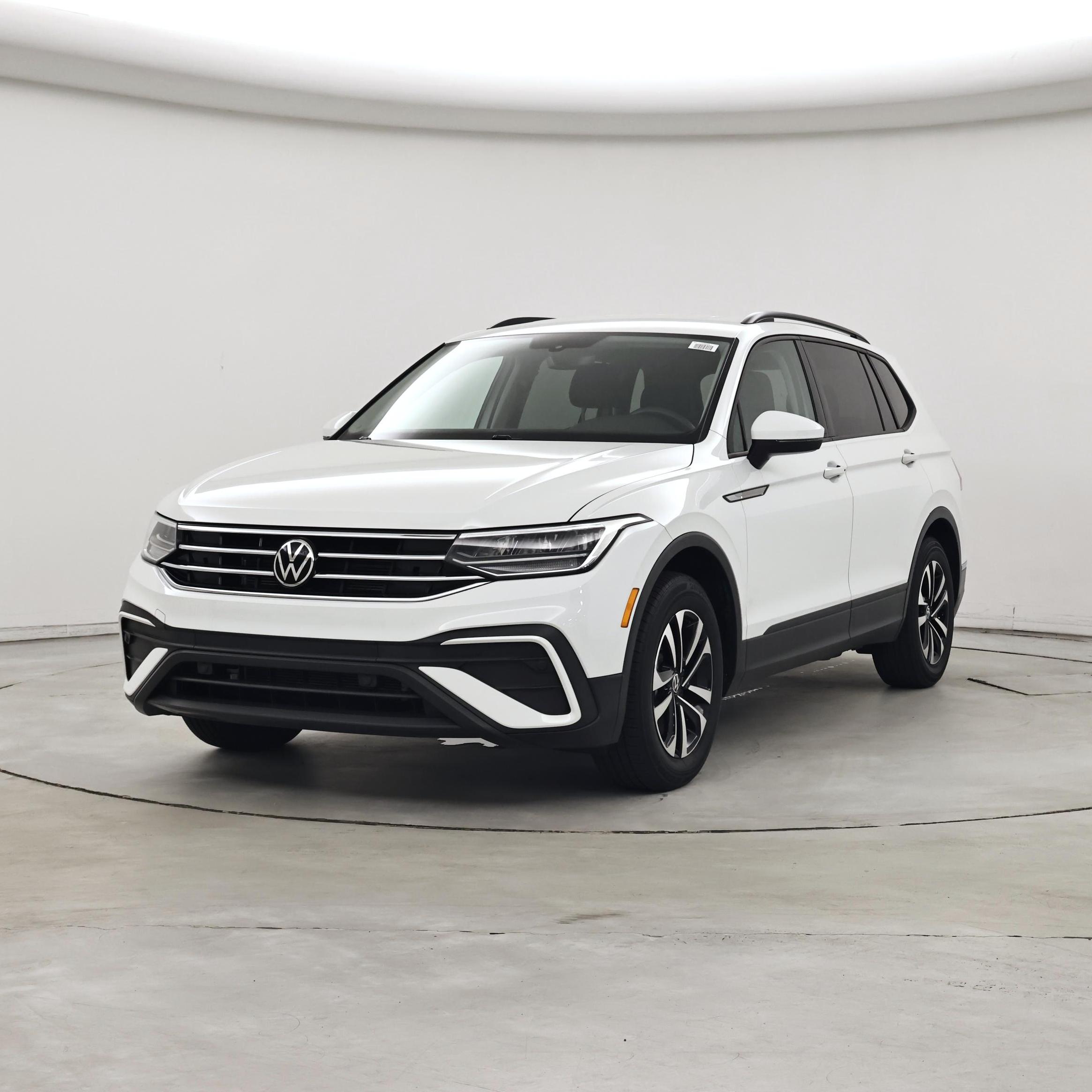 Thumbnail: 2023 Volkswagen Tiguan - 4