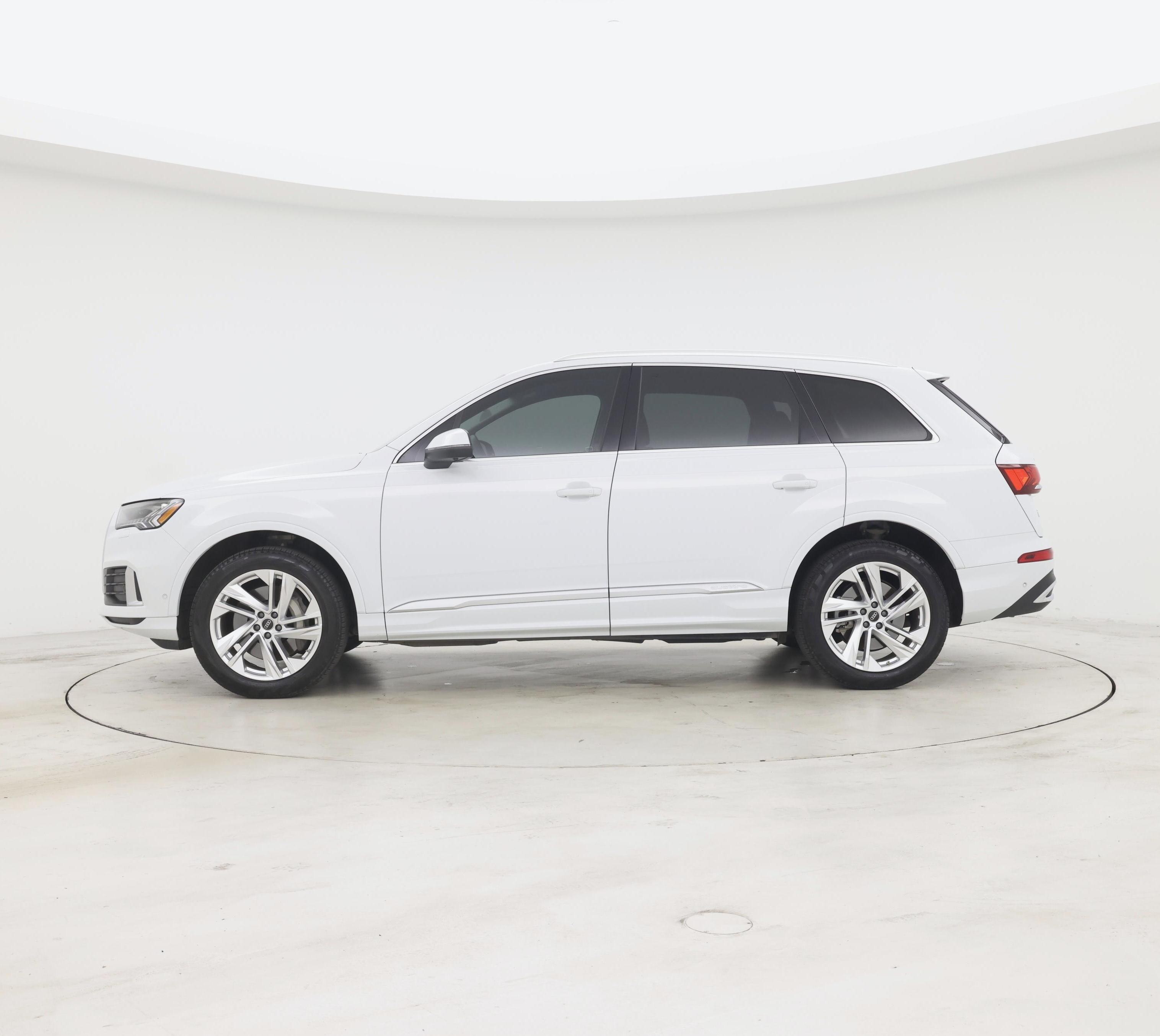 Thumbnail: 2023 Audi Q7 - 3