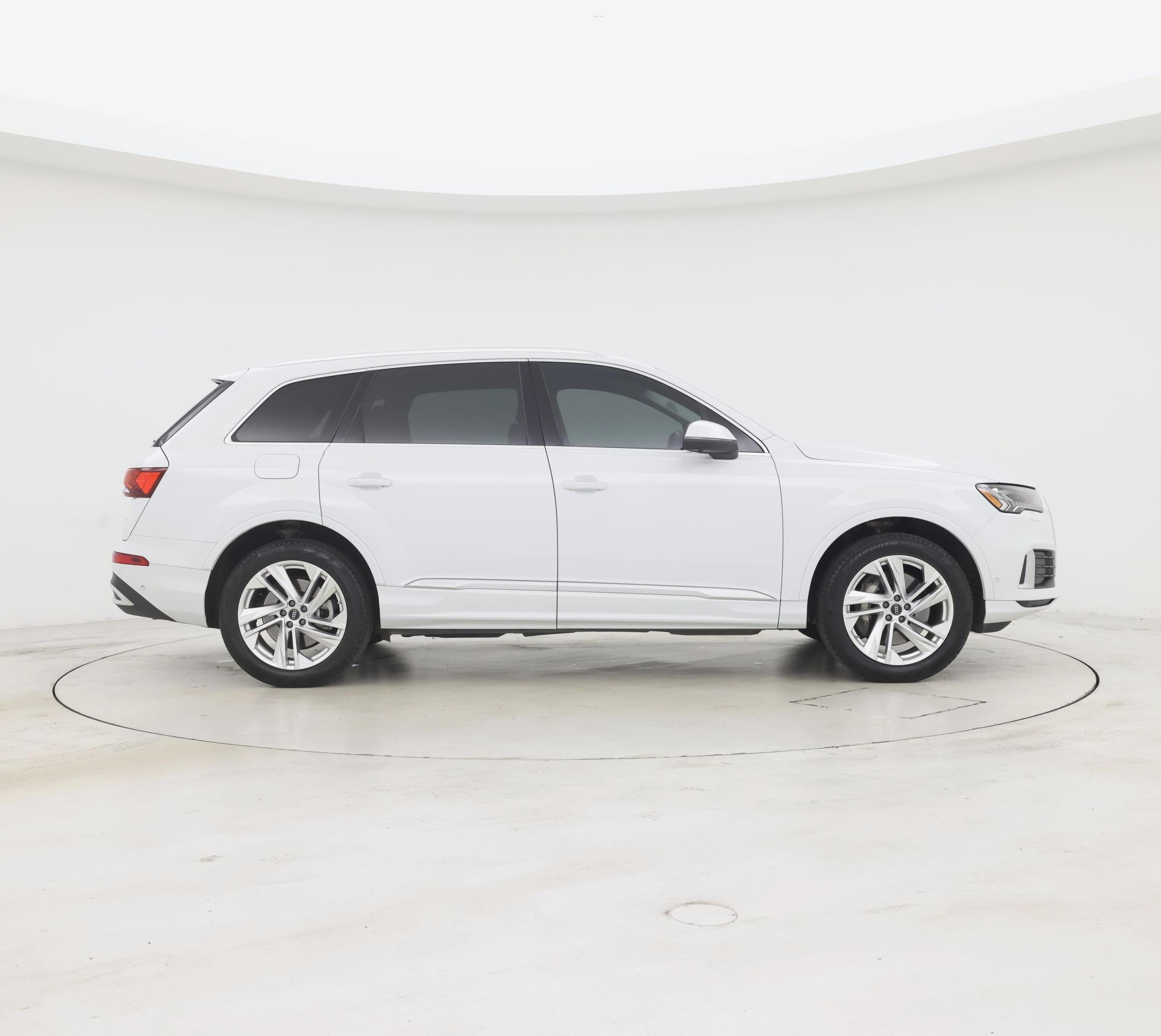 Thumbnail: 2023 Audi Q7 - 7