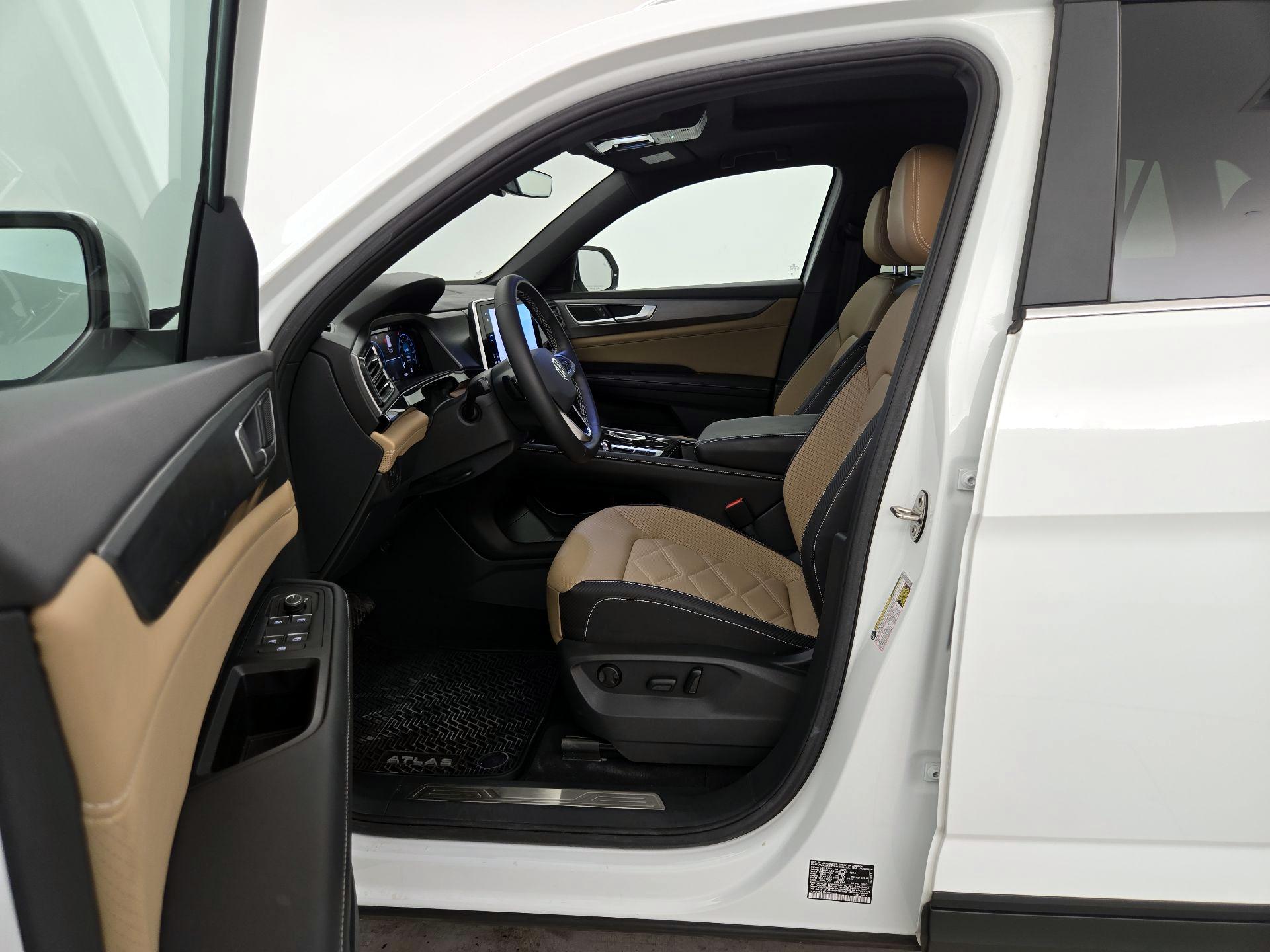 Thumbnail: 2024 Volkswagen Atlas - 11