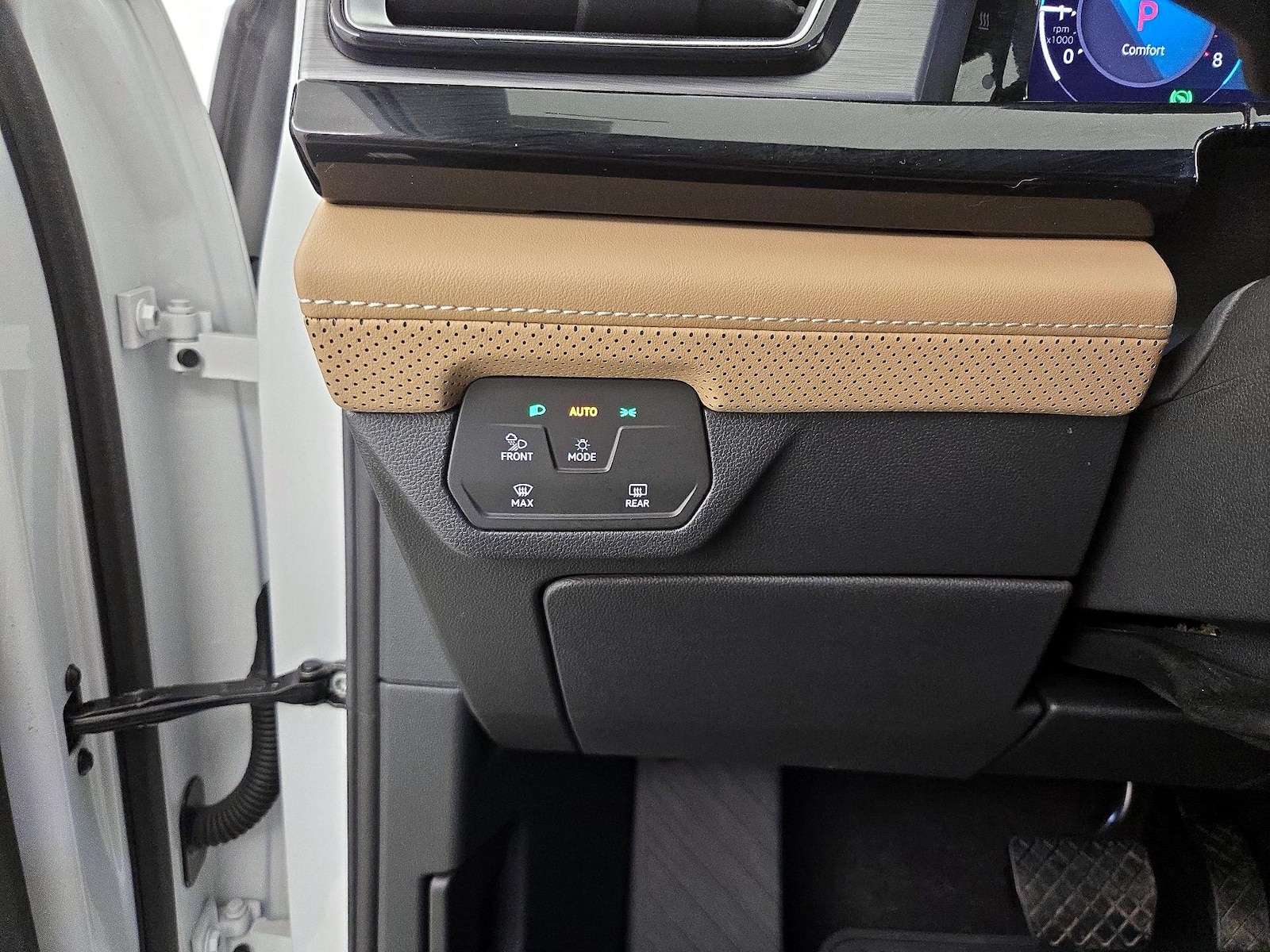 2024 Volkswagen Atlas Cross Sport SE w/Tech - Photo 14
