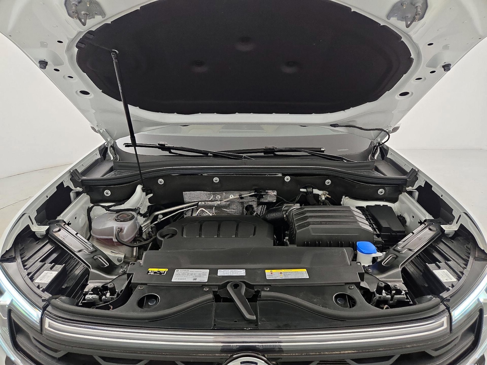 2024 Volkswagen Atlas Cross Sport SE w/Tech - Photo 23