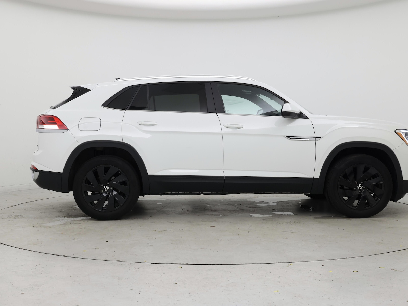 2024 Volkswagen Atlas Cross Sport SE w/Tech - Photo 8