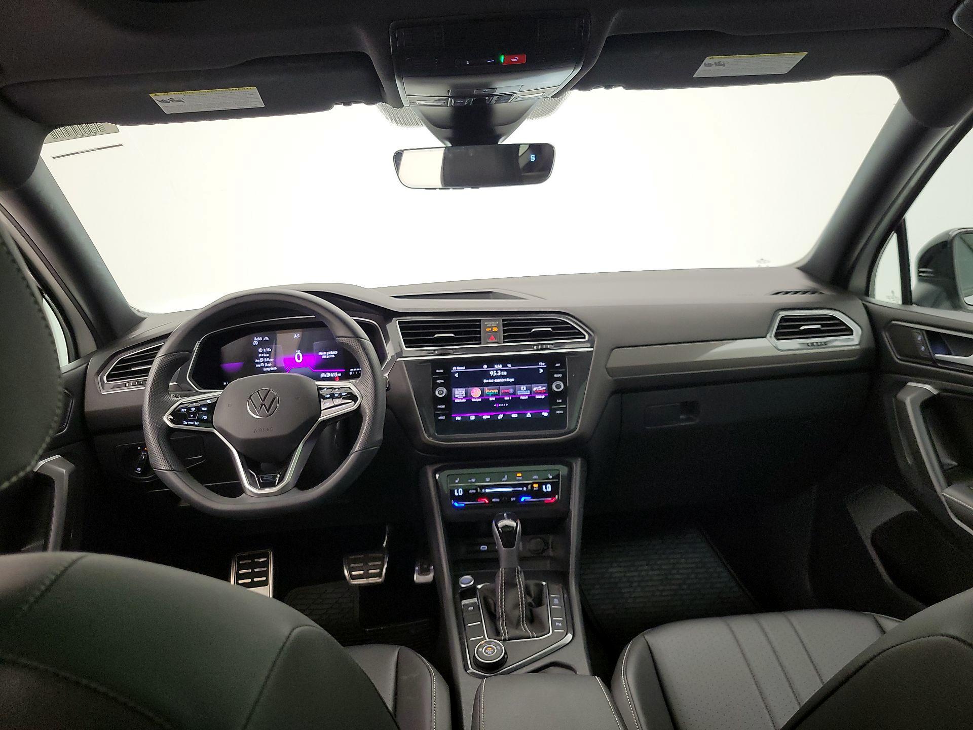 Thumbnail: 2023 Volkswagen Tiguan - 9