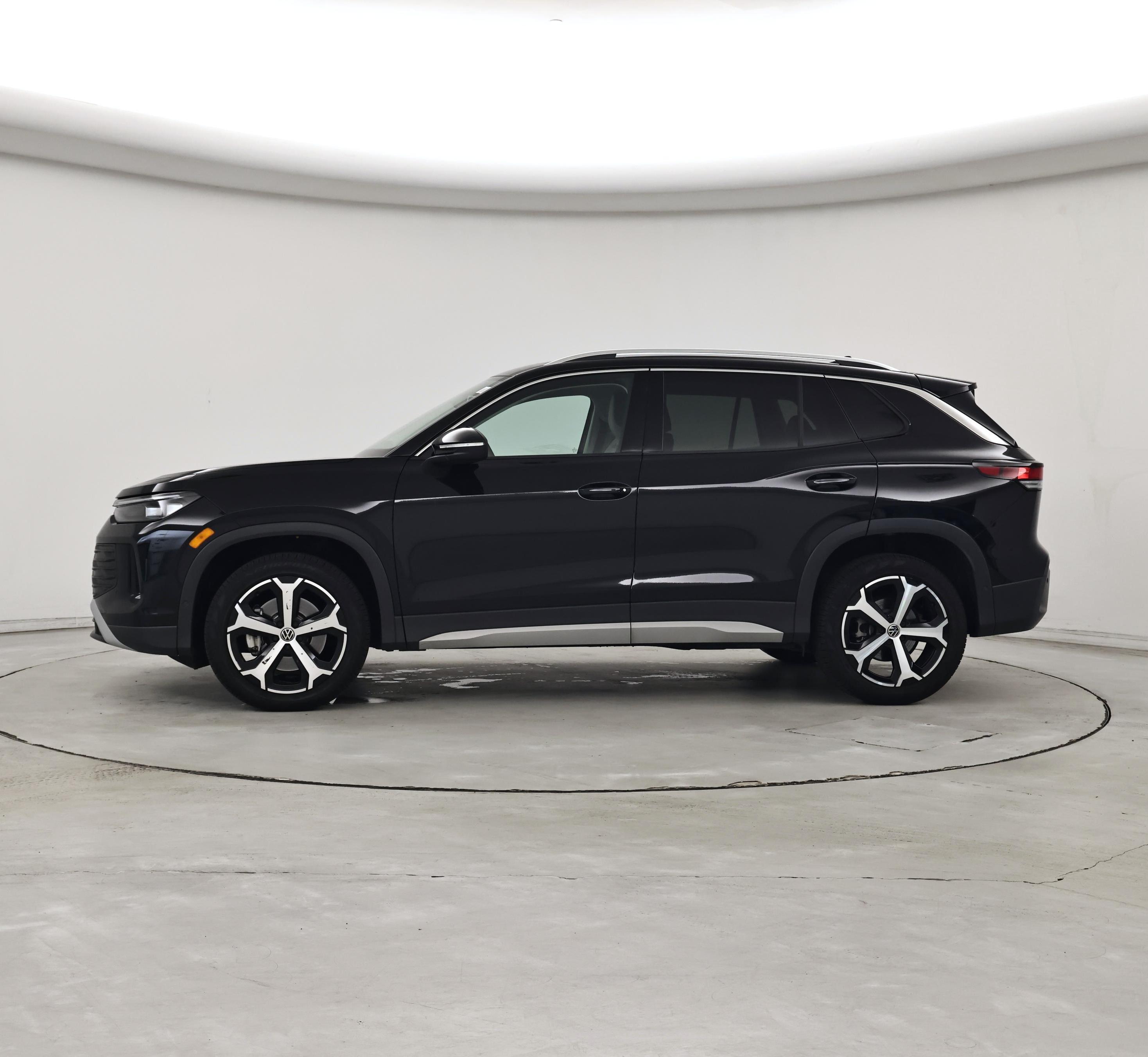 Thumbnail: 2025 Volkswagen Tiguan - 3