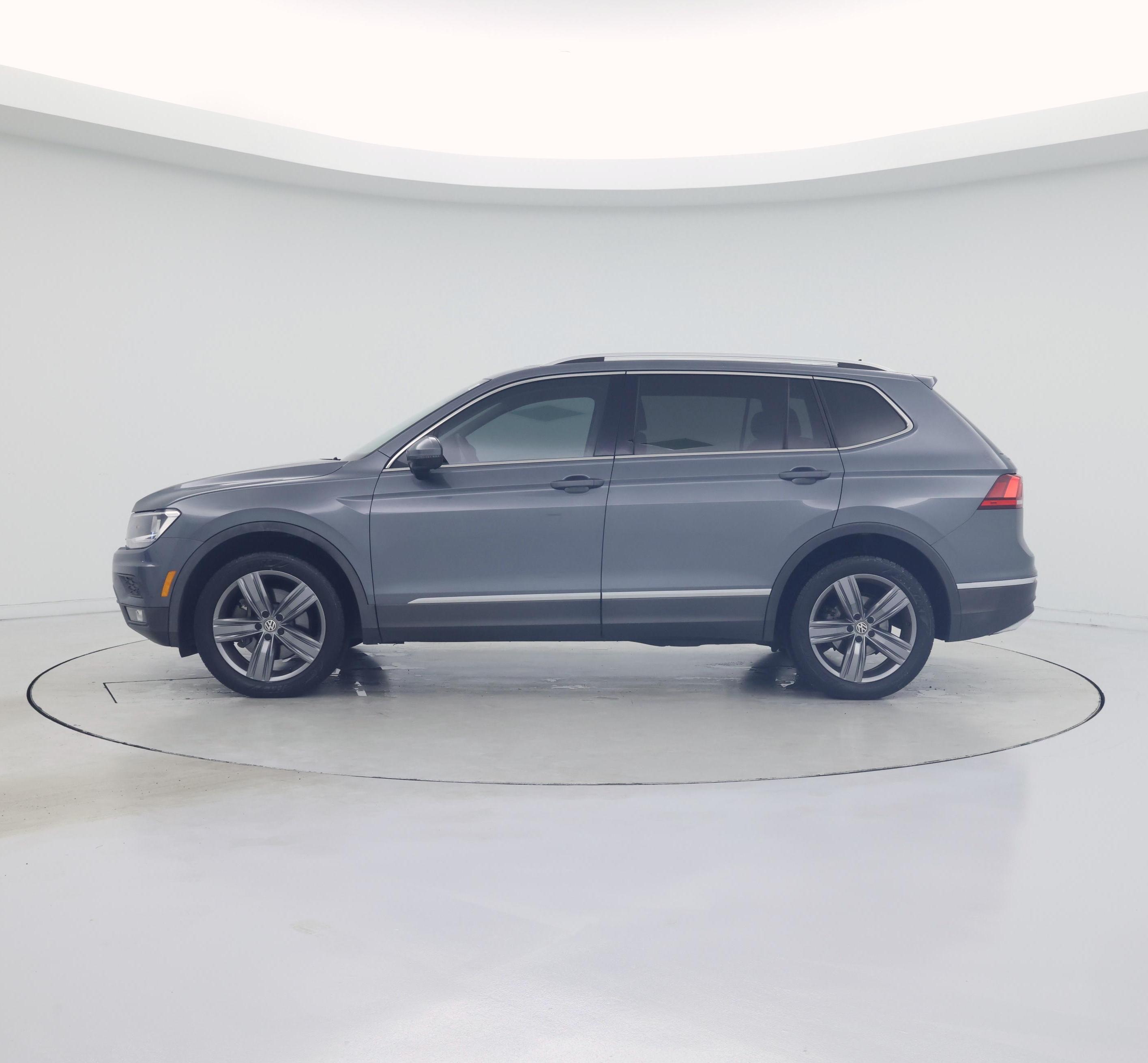 Thumbnail: 2020 Volkswagen Tiguan - 3