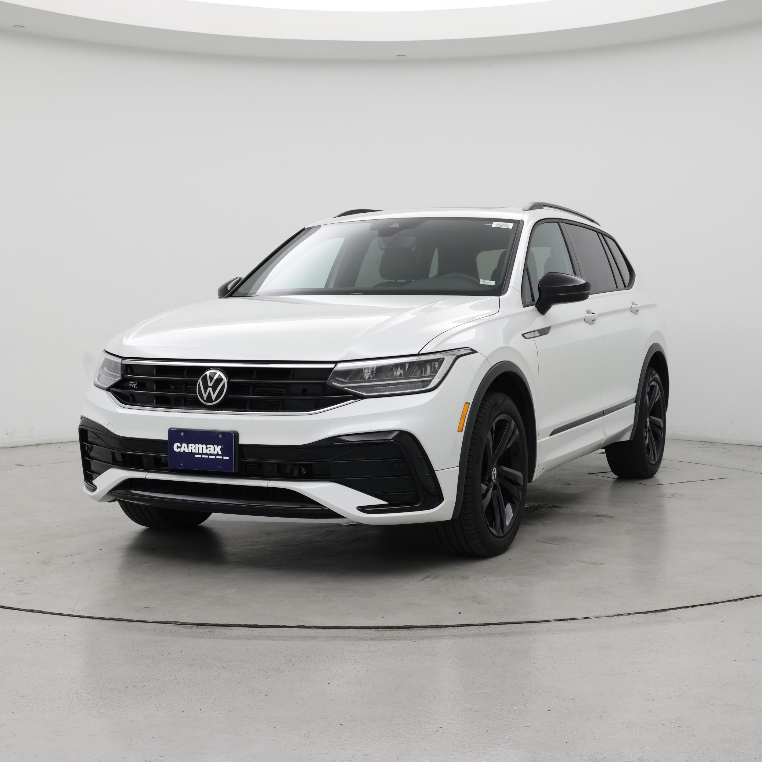 Thumbnail: 2023 Volkswagen Tiguan - 4
