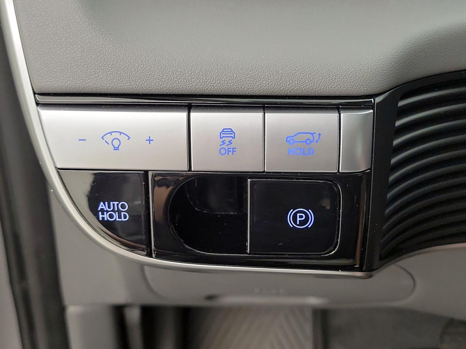 2024 Hyundai IONIQ 5 Limited - Photo 14