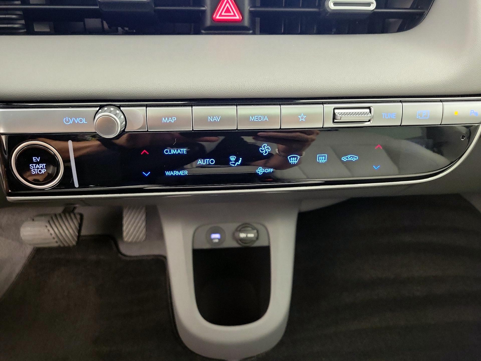 Thumbnail: 2024 Hyundai Ioniq 5 - 17