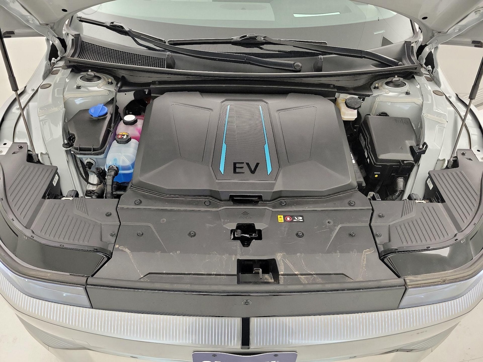 2024 Hyundai IONIQ 5 Limited - Photo 24