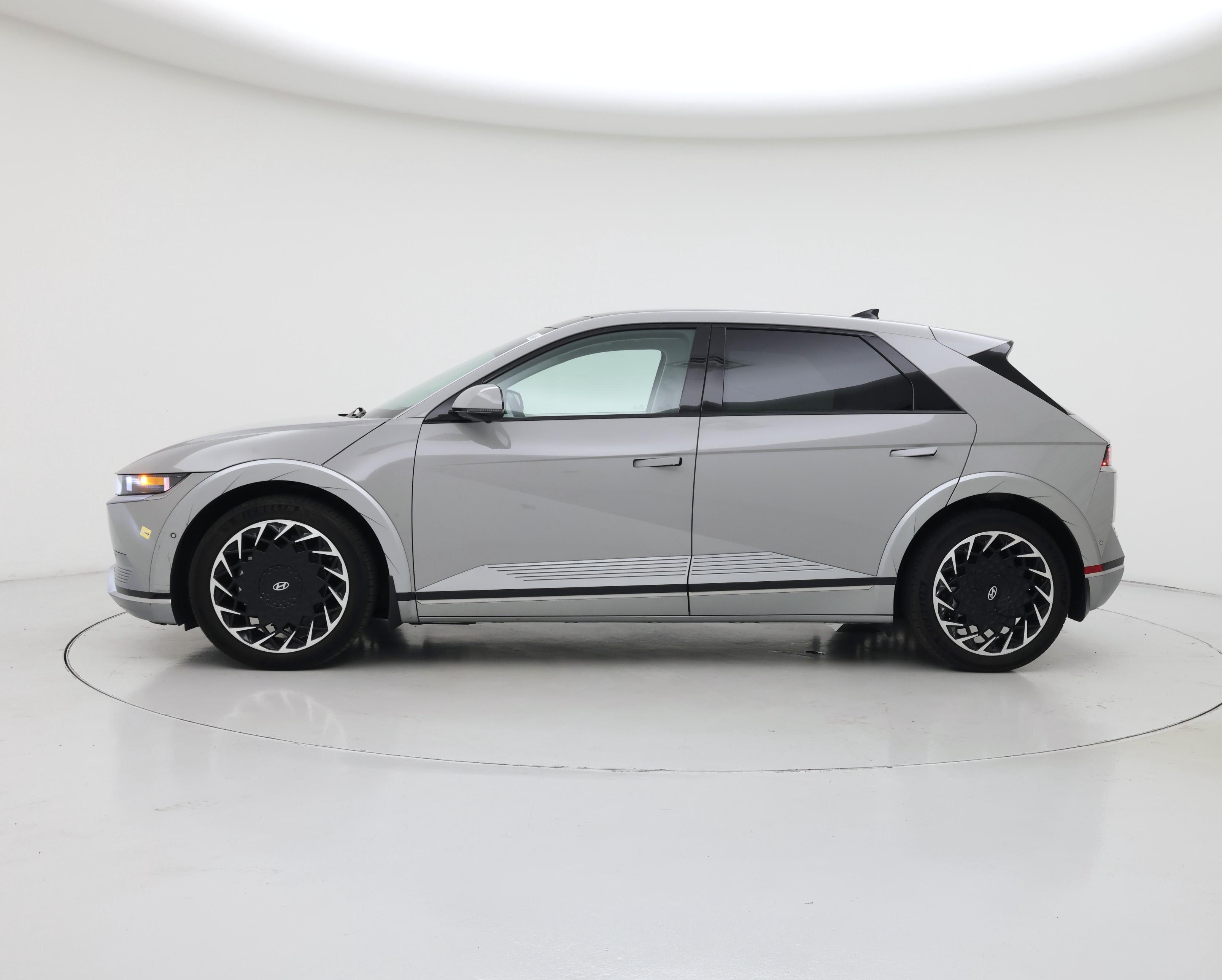 Thumbnail: 2024 Hyundai Ioniq 5 - 3