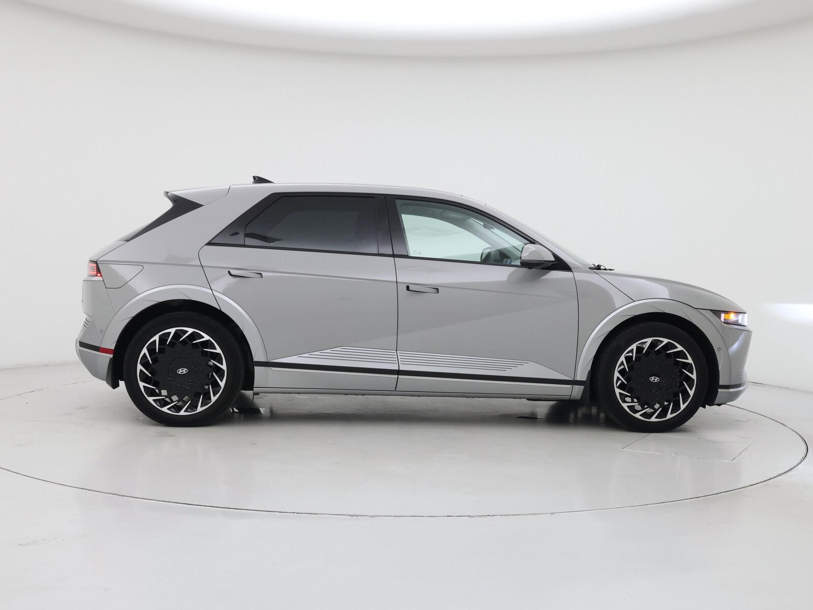 2024 Hyundai IONIQ 5 Limited - Photo 8