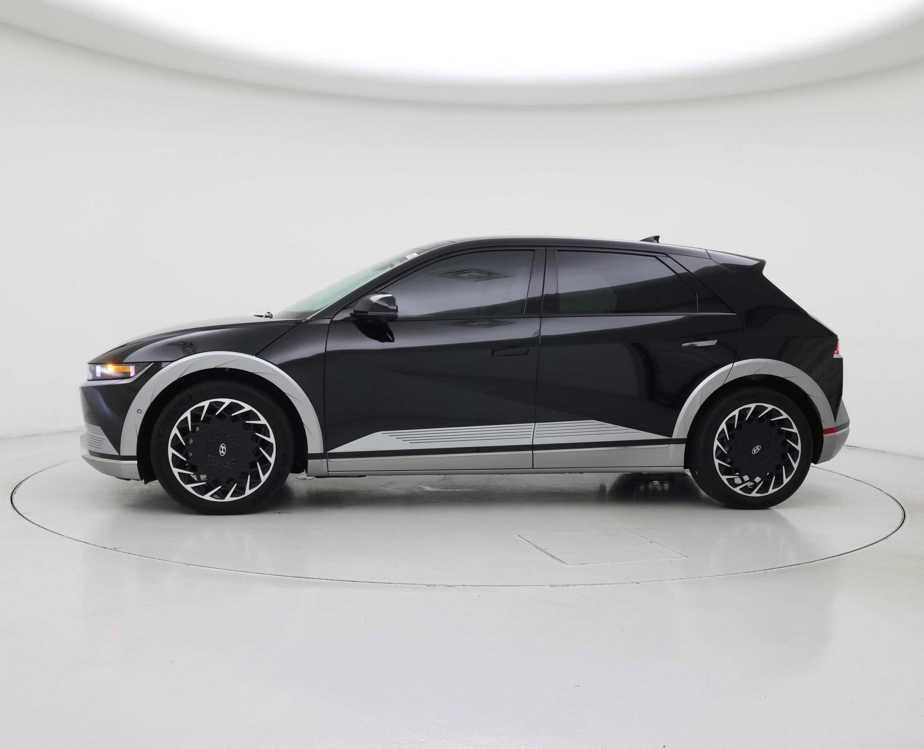 Thumbnail: 2024 Hyundai Ioniq 5 - 3