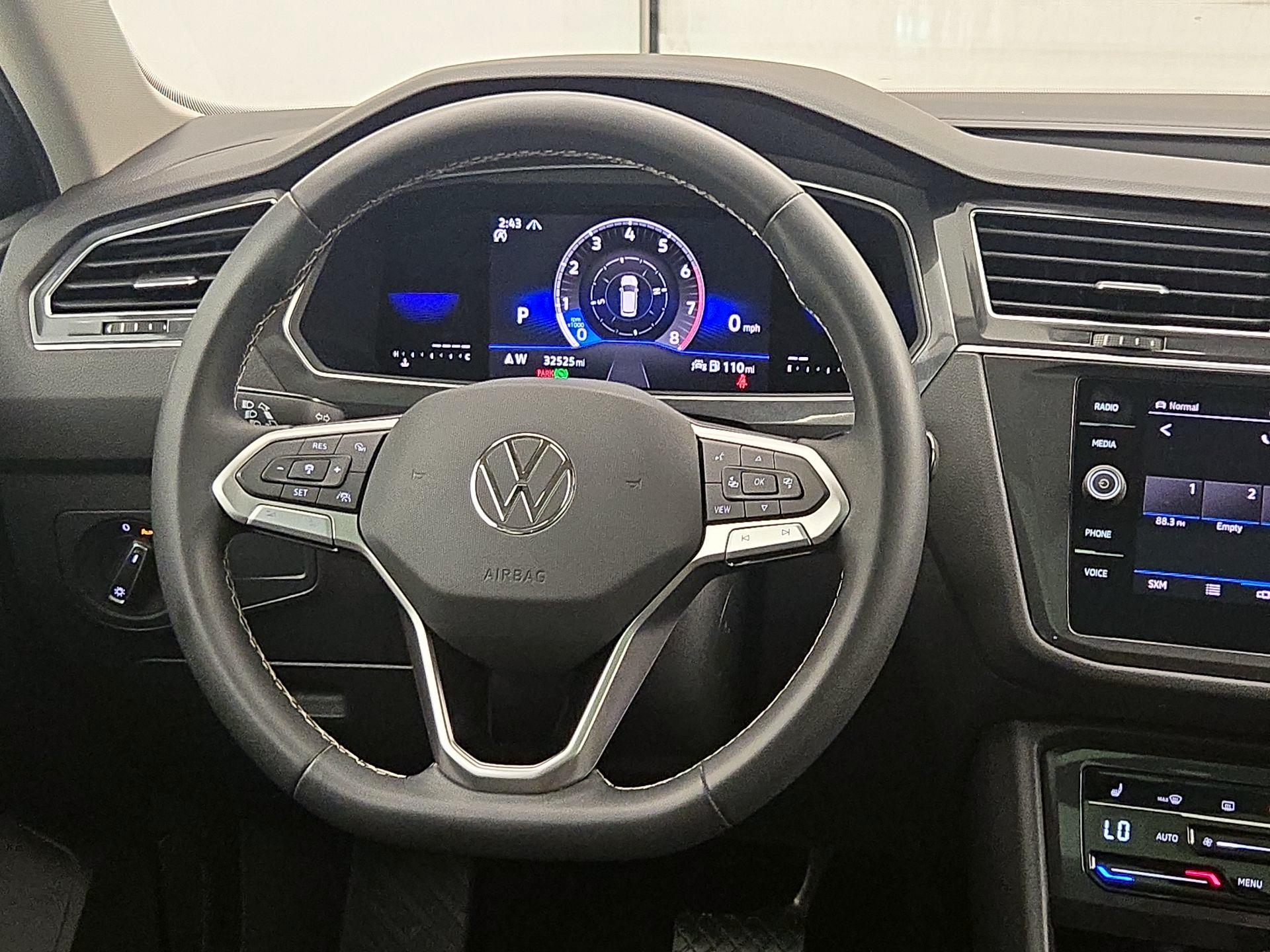 Thumbnail: 2023 Volkswagen Tiguan - 10