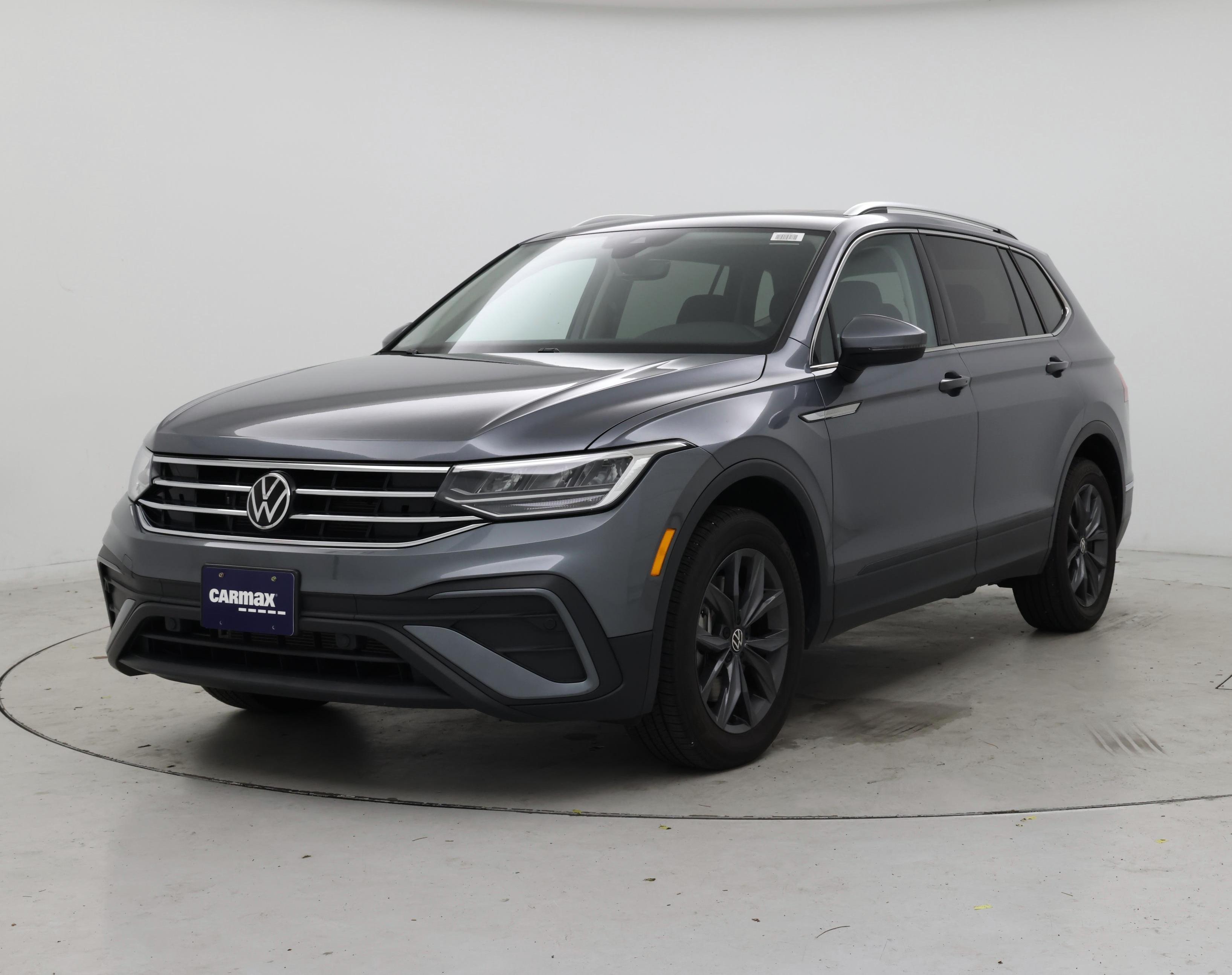Thumbnail: 2023 Volkswagen Tiguan - 4