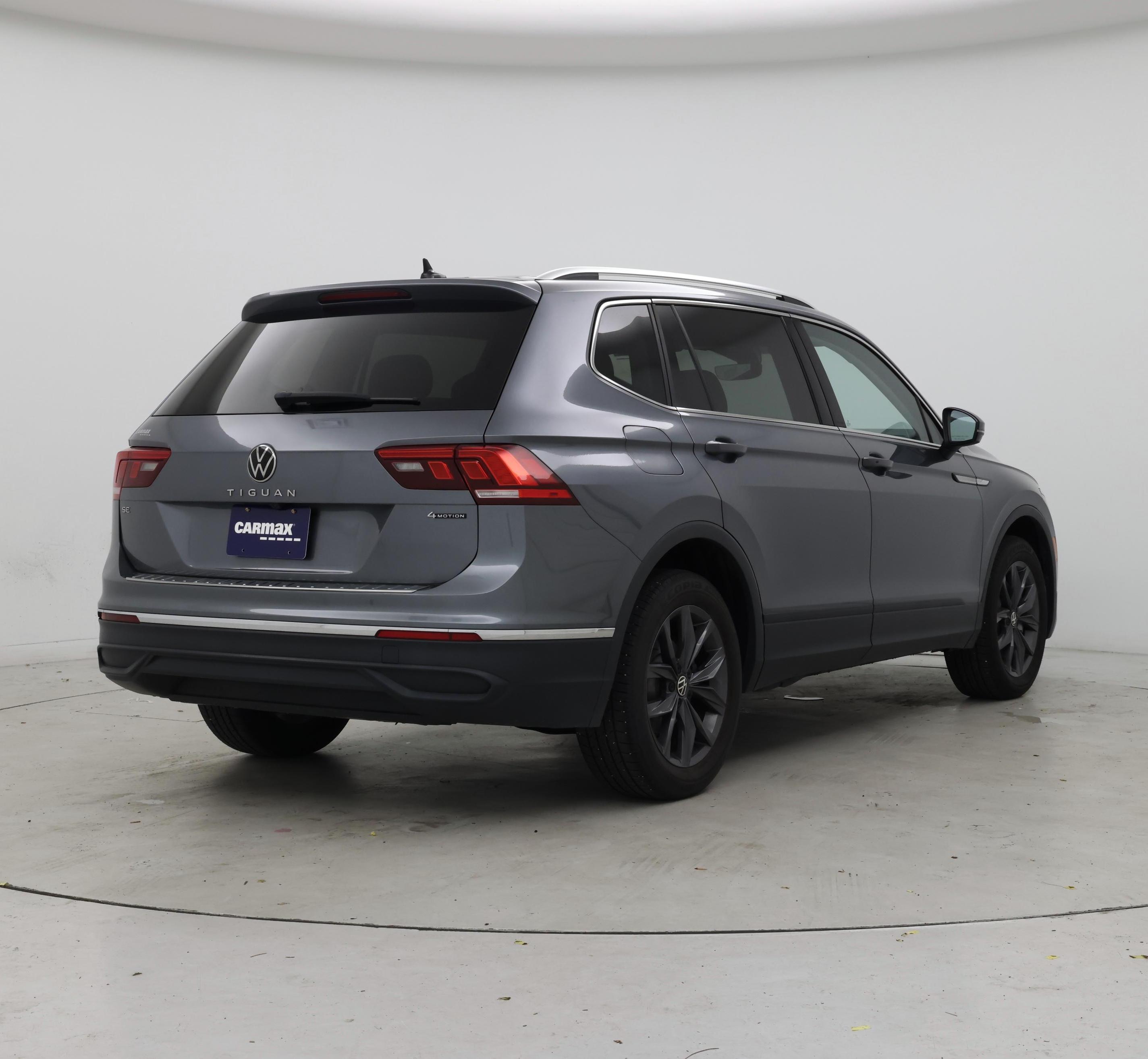 Thumbnail: 2023 Volkswagen Tiguan - 8