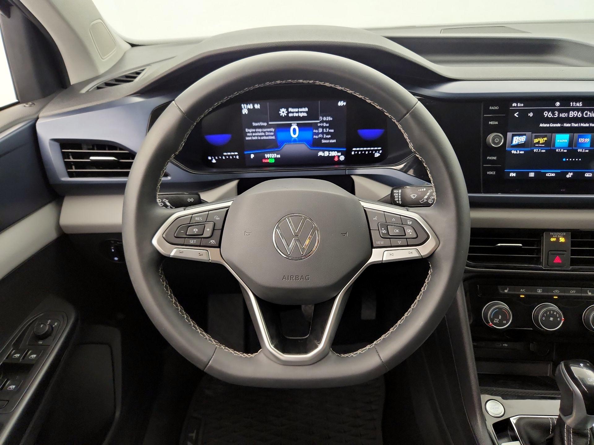 Thumbnail: 2023 Volkswagen Taos - 10